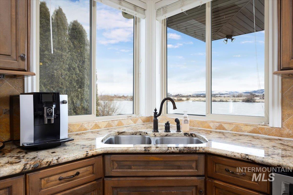 101 PELICAN POINT, Rupert, Idaho 83350, 3 Bedrooms, 2.5 Bathrooms, Residential For Sale, Price $980,000, 98936387