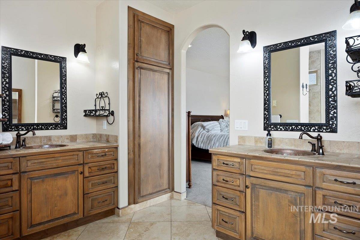 101 PELICAN POINT, Rupert, Idaho 83350, 3 Bedrooms, 2.5 Bathrooms, Residential For Sale, Price $980,000, 98936387