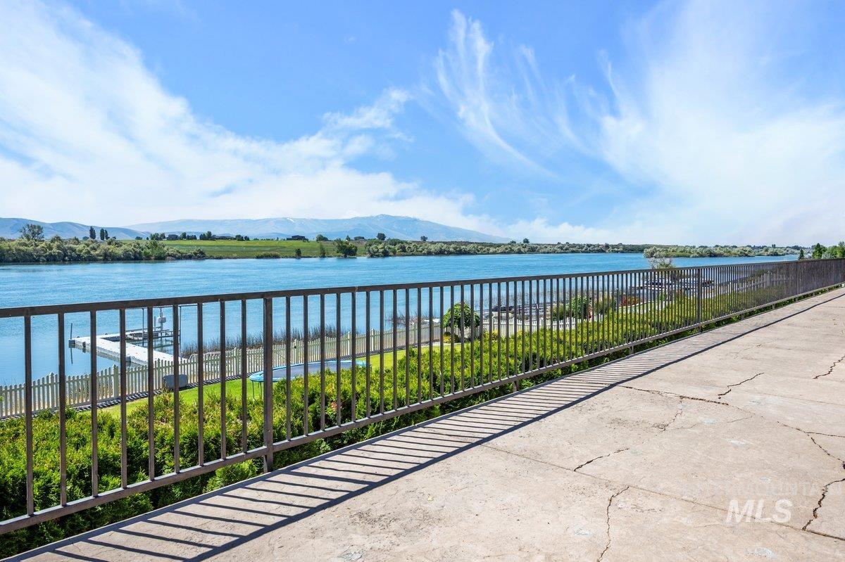 101 PELICAN POINT, Rupert, Idaho 83350, 3 Bedrooms, 2.5 Bathrooms, Residential For Sale, Price $980,000, 98936387