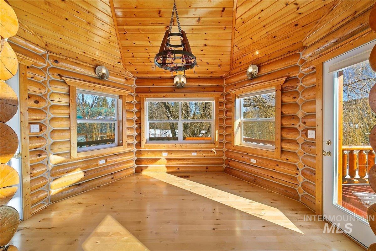 15 Village Lane, Garden Valley, Idaho 83622, 3 Bedrooms, 3 Bathrooms, Residential For Sale, Price $735,000, 98936388