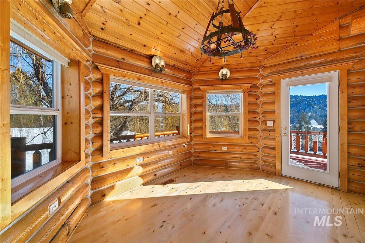 15 Village Lane, Garden Valley, Idaho 83622, 3 Bedrooms, 3 Bathrooms, Residential For Sale, Price $735,000, 98936388