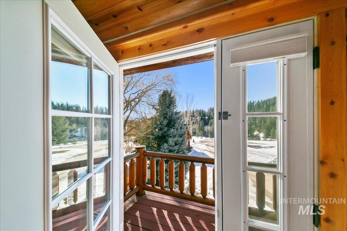 15 Village Lane, Garden Valley, Idaho 83622, 3 Bedrooms, 3 Bathrooms, Residential For Sale, Price $735,000, 98936388