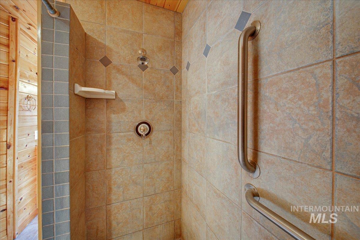 15 Village Lane, Garden Valley, Idaho 83622, 3 Bedrooms, 3 Bathrooms, Residential For Sale, Price $735,000, 98936388