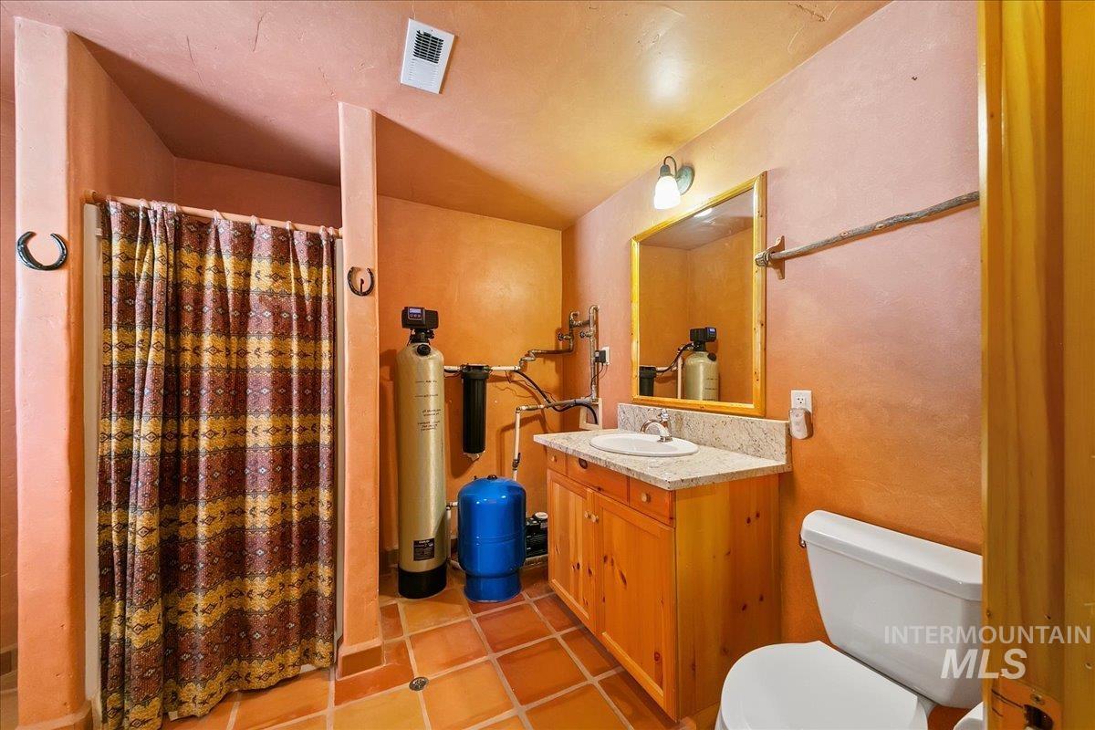 15 Village Lane, Garden Valley, Idaho 83622, 3 Bedrooms, 3 Bathrooms, Residential For Sale, Price $735,000, 98936388
