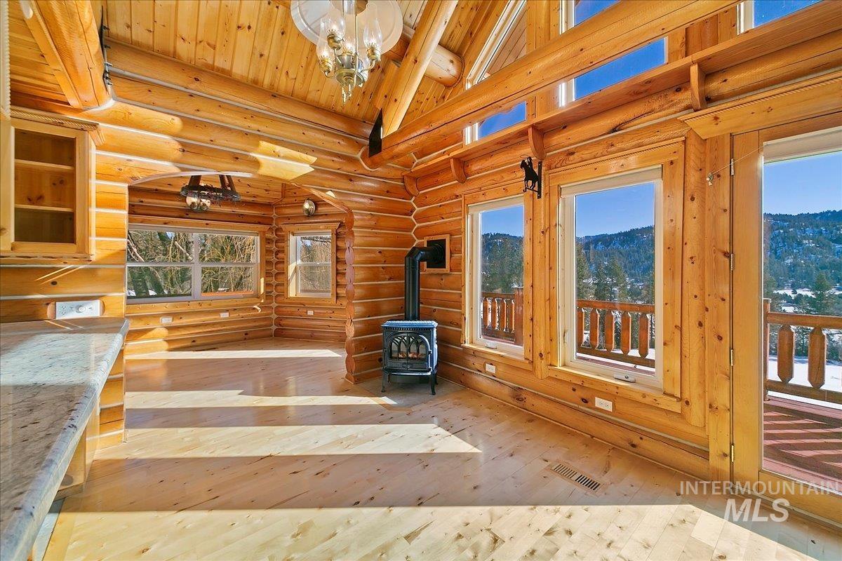 15 Village Lane, Garden Valley, Idaho 83622, 3 Bedrooms, 3 Bathrooms, Residential For Sale, Price $735,000, 98936388