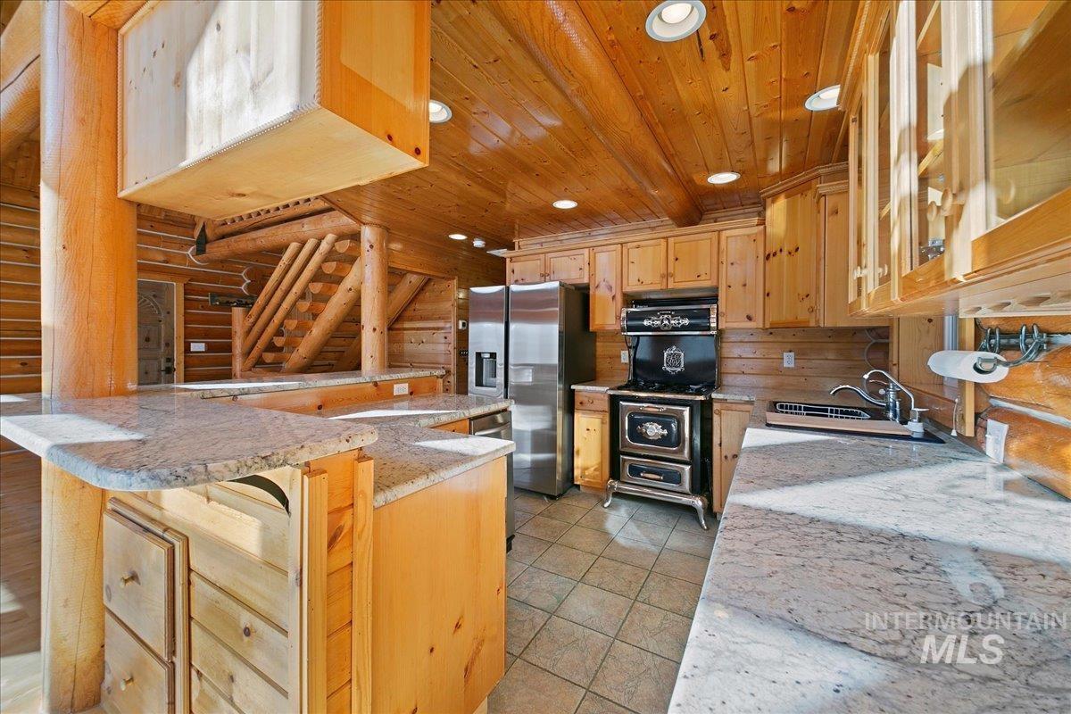 15 Village Lane, Garden Valley, Idaho 83622, 3 Bedrooms, 3 Bathrooms, Residential For Sale, Price $735,000, 98936388