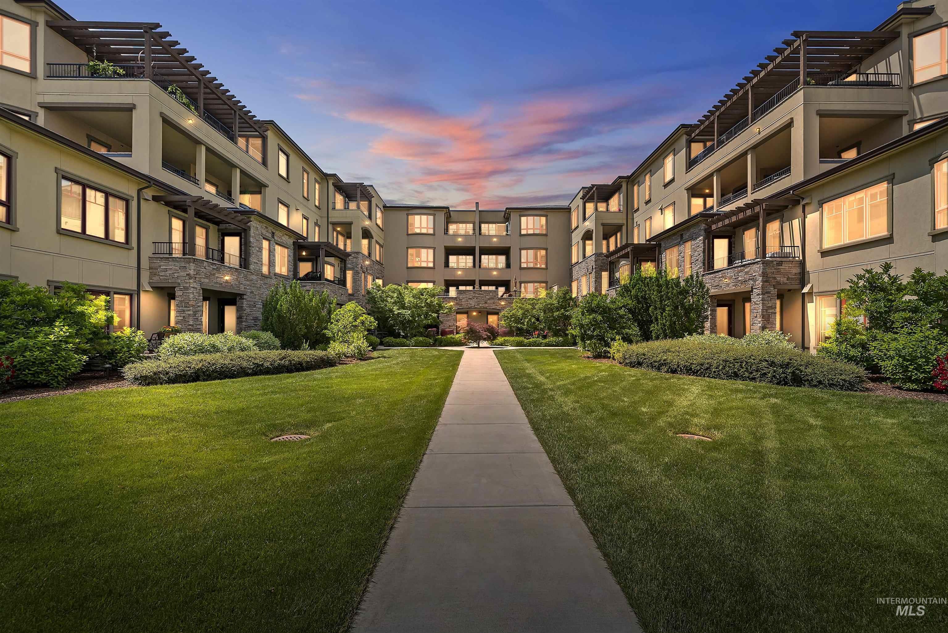 3005 Crescent Rim Dr, Boise, Idaho 83706, 2 Bedrooms, 2 Bathrooms, Residential For Sale, Price $685,000, 98936571