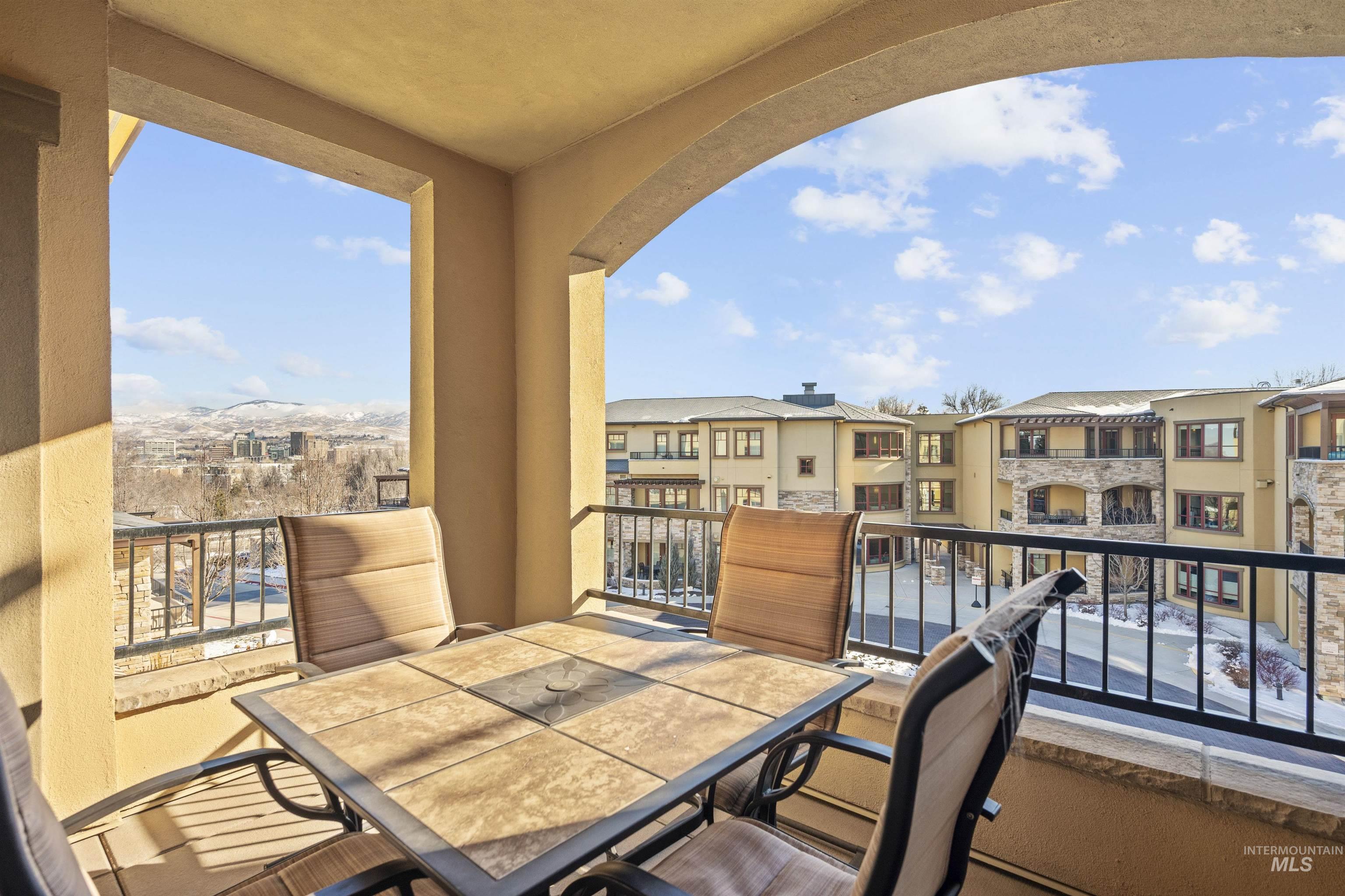 3005 Crescent Rim Dr, Boise, Idaho 83706, 2 Bedrooms, 2 Bathrooms, Residential For Sale, Price $685,000, 98936571