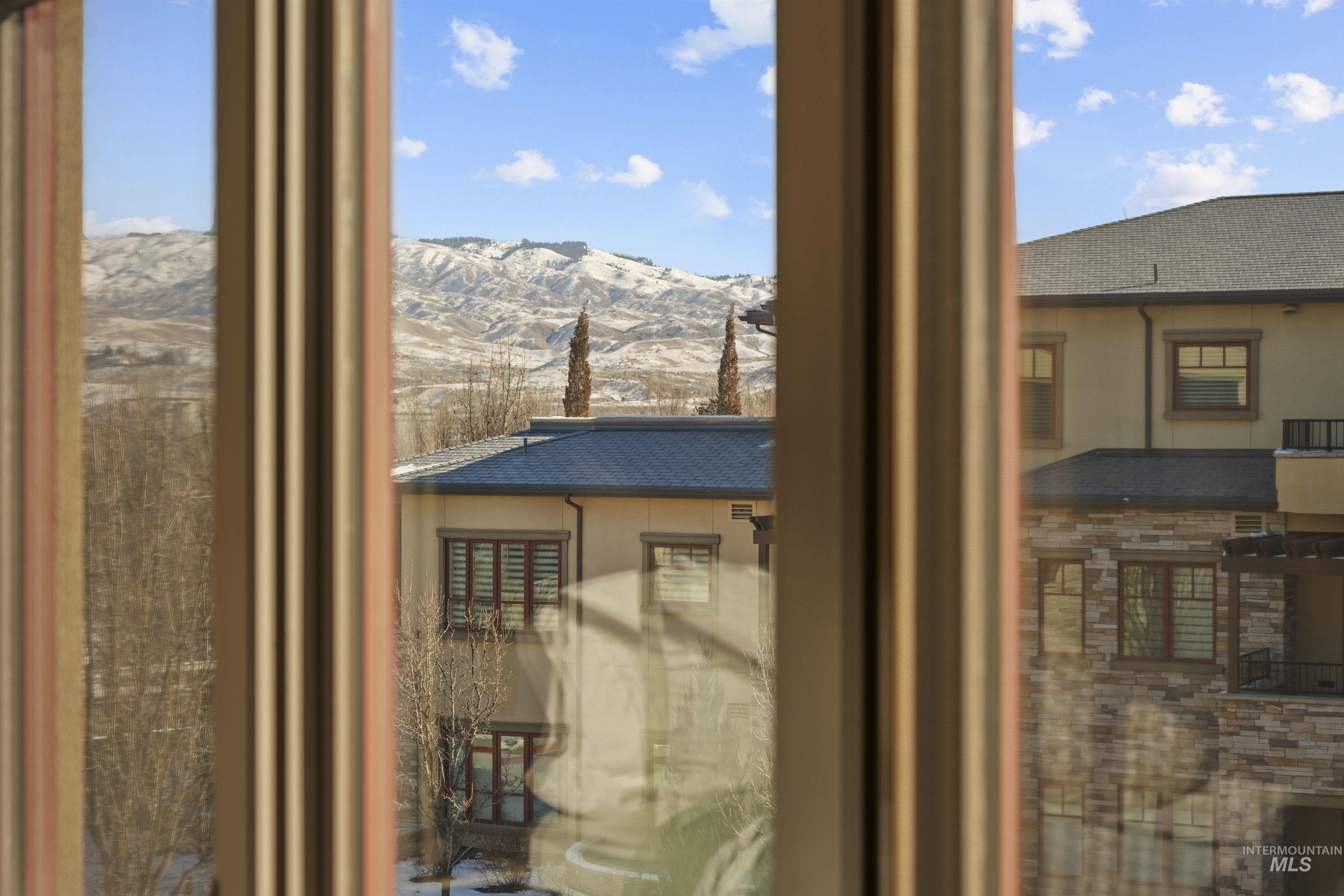 3005 Crescent Rim Dr, Boise, Idaho 83706, 2 Bedrooms, 2 Bathrooms, Residential For Sale, Price $685,000, 98936571