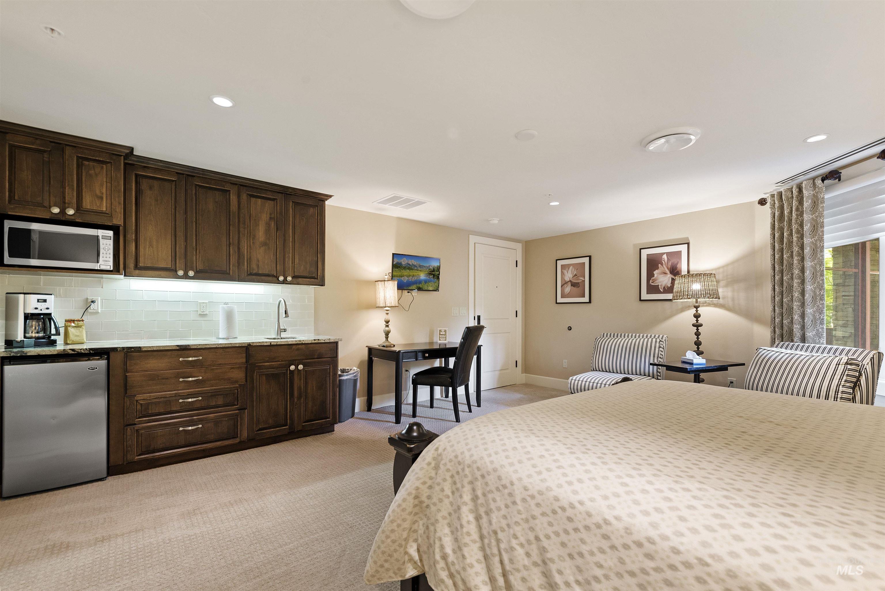 3005 Crescent Rim Dr, Boise, Idaho 83706, 2 Bedrooms, 2 Bathrooms, Residential For Sale, Price $685,000, 98936571