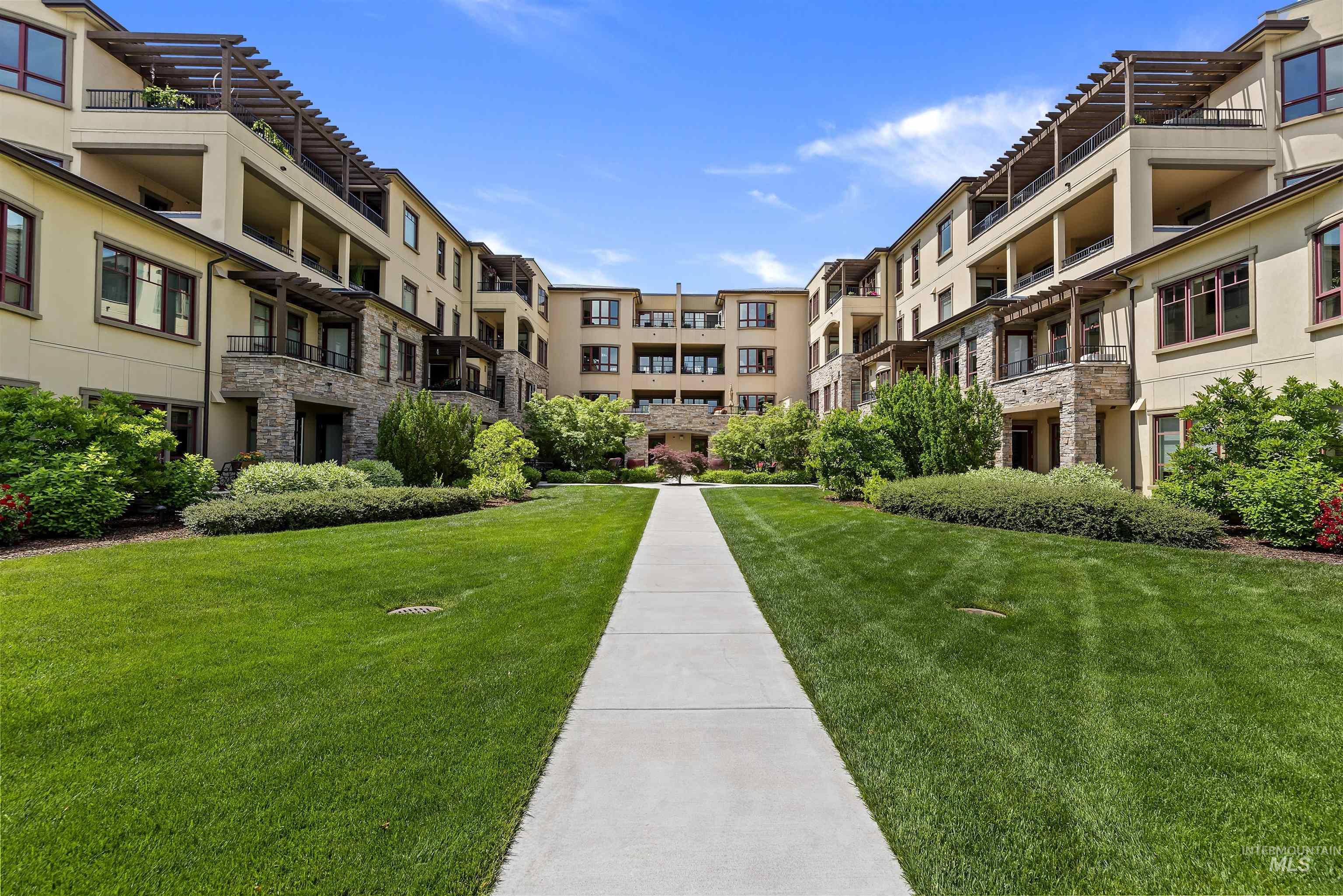 3005 Crescent Rim Dr, Boise, Idaho 83706, 2 Bedrooms, 2 Bathrooms, Residential For Sale, Price $685,000, 98936571