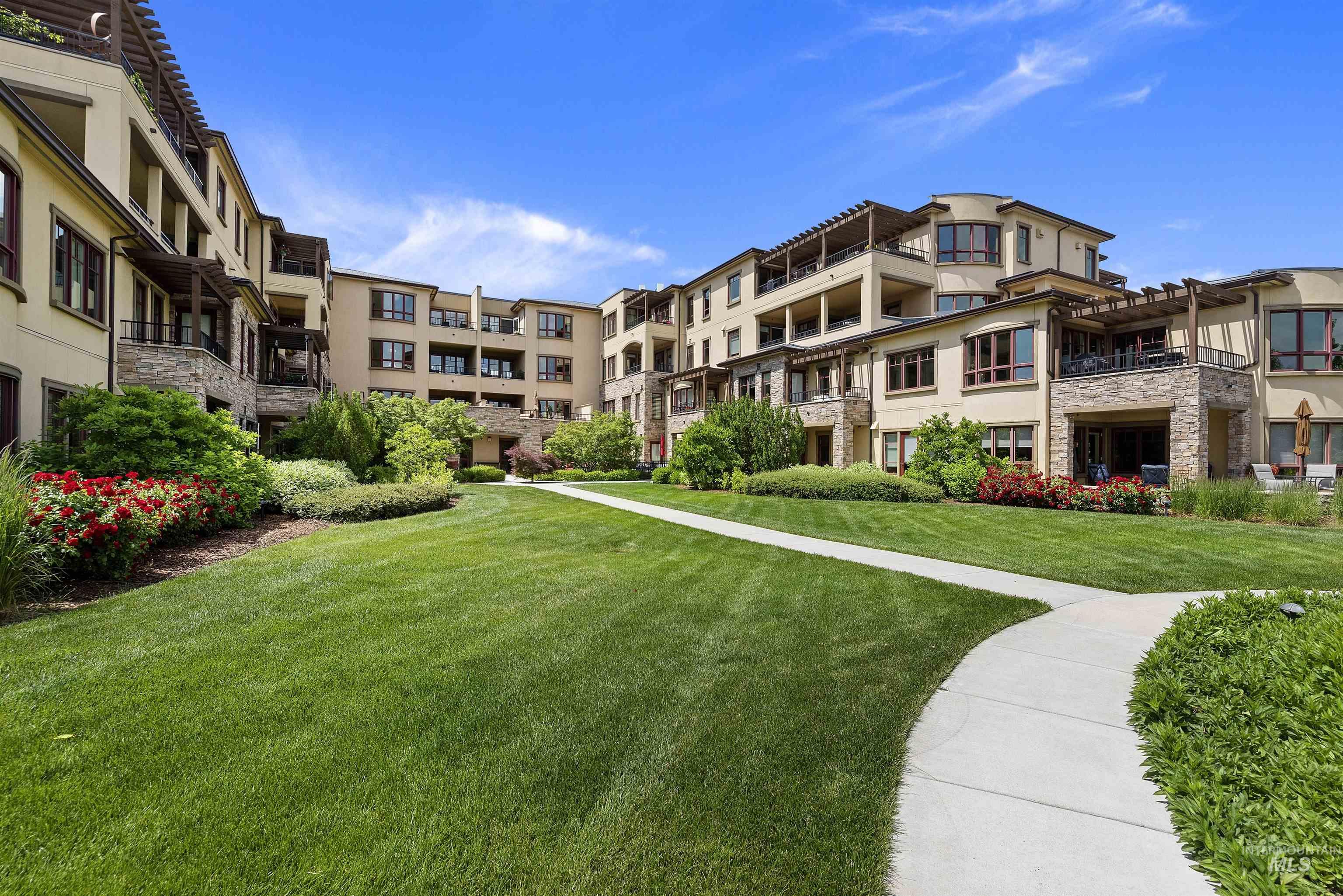 3005 Crescent Rim Dr, Boise, Idaho 83706, 2 Bedrooms, 2 Bathrooms, Residential For Sale, Price $685,000, 98936571
