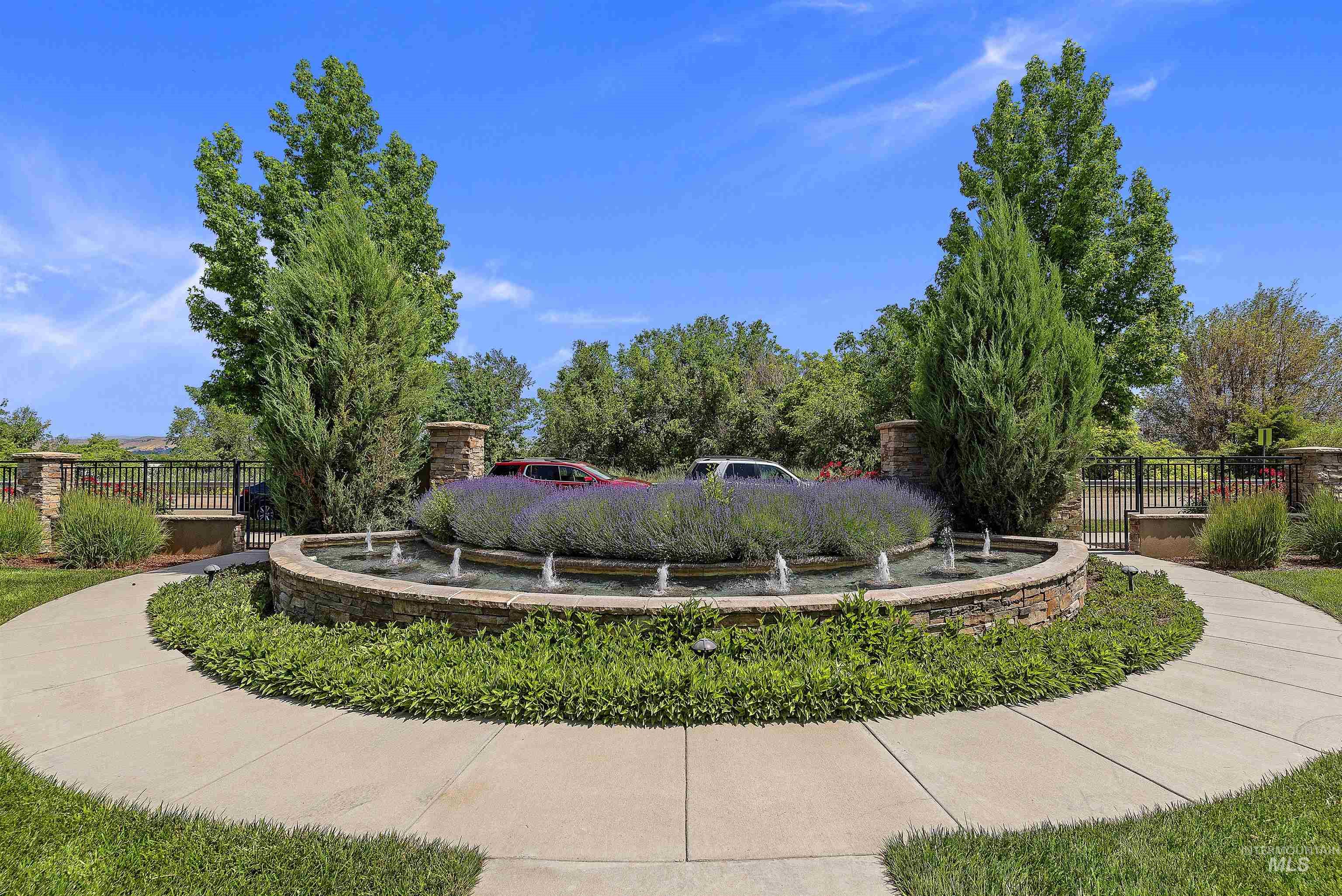 3005 Crescent Rim Dr, Boise, Idaho 83706, 2 Bedrooms, 2 Bathrooms, Residential For Sale, Price $685,000, 98936571