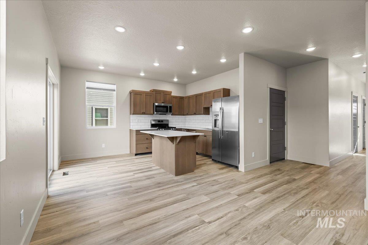 701 E Bates Ave., Parma, Idaho 83660, 3 Bedrooms, 2.5 Bathrooms, Residential Income For Sale, Price $1,790,000, 98936709
