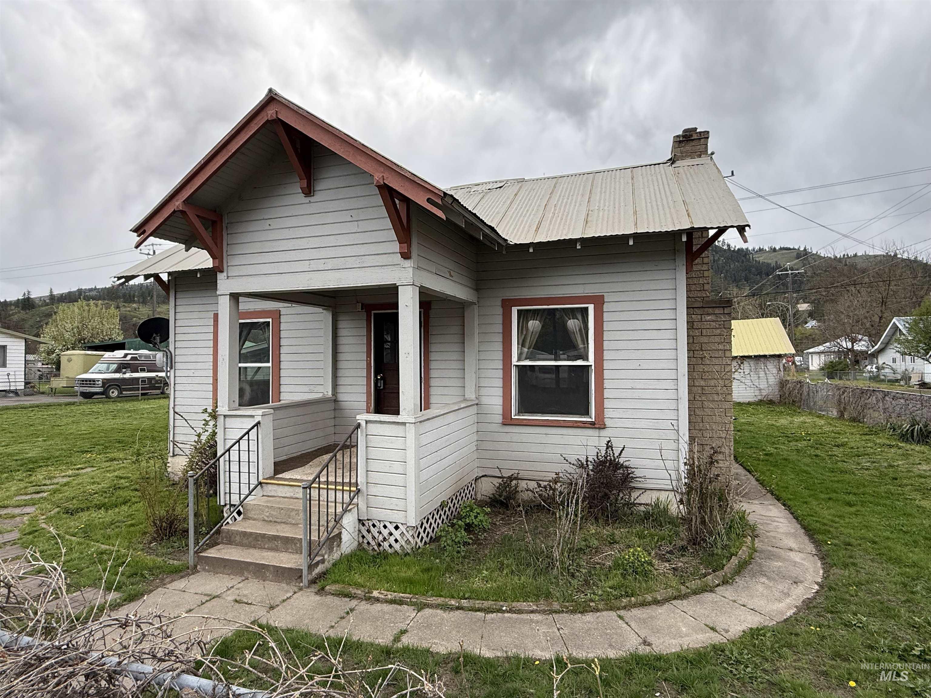 202 S Main Street, Kooskia, Idaho 83539, 2 Bedrooms, 1 Bathroom, Residential For Sale, Price $199,999, 98936735