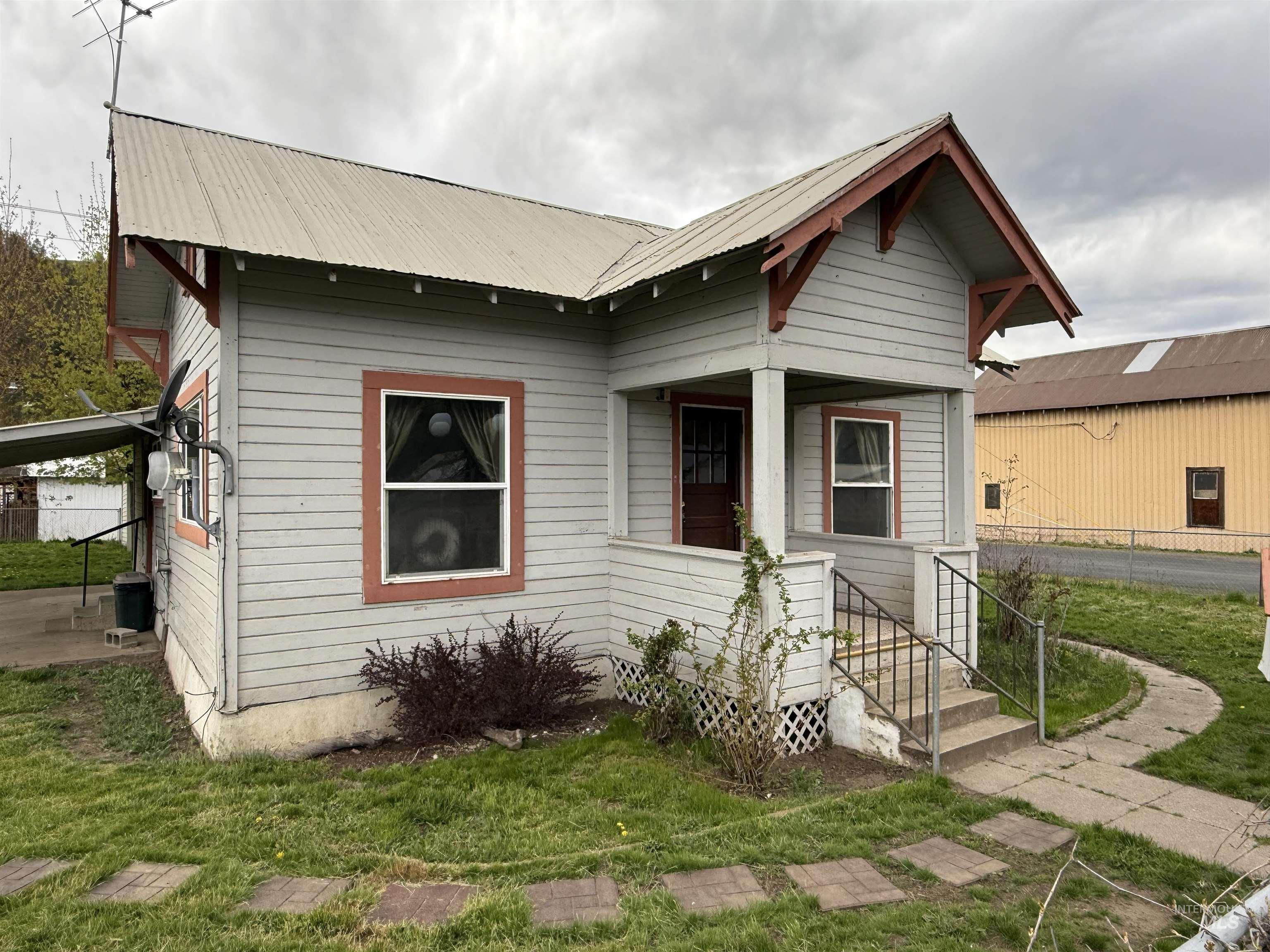 202 S Main Street, Kooskia, Idaho 83539, 2 Bedrooms, 1 Bathroom, Residential For Sale, Price $199,999, 98936735