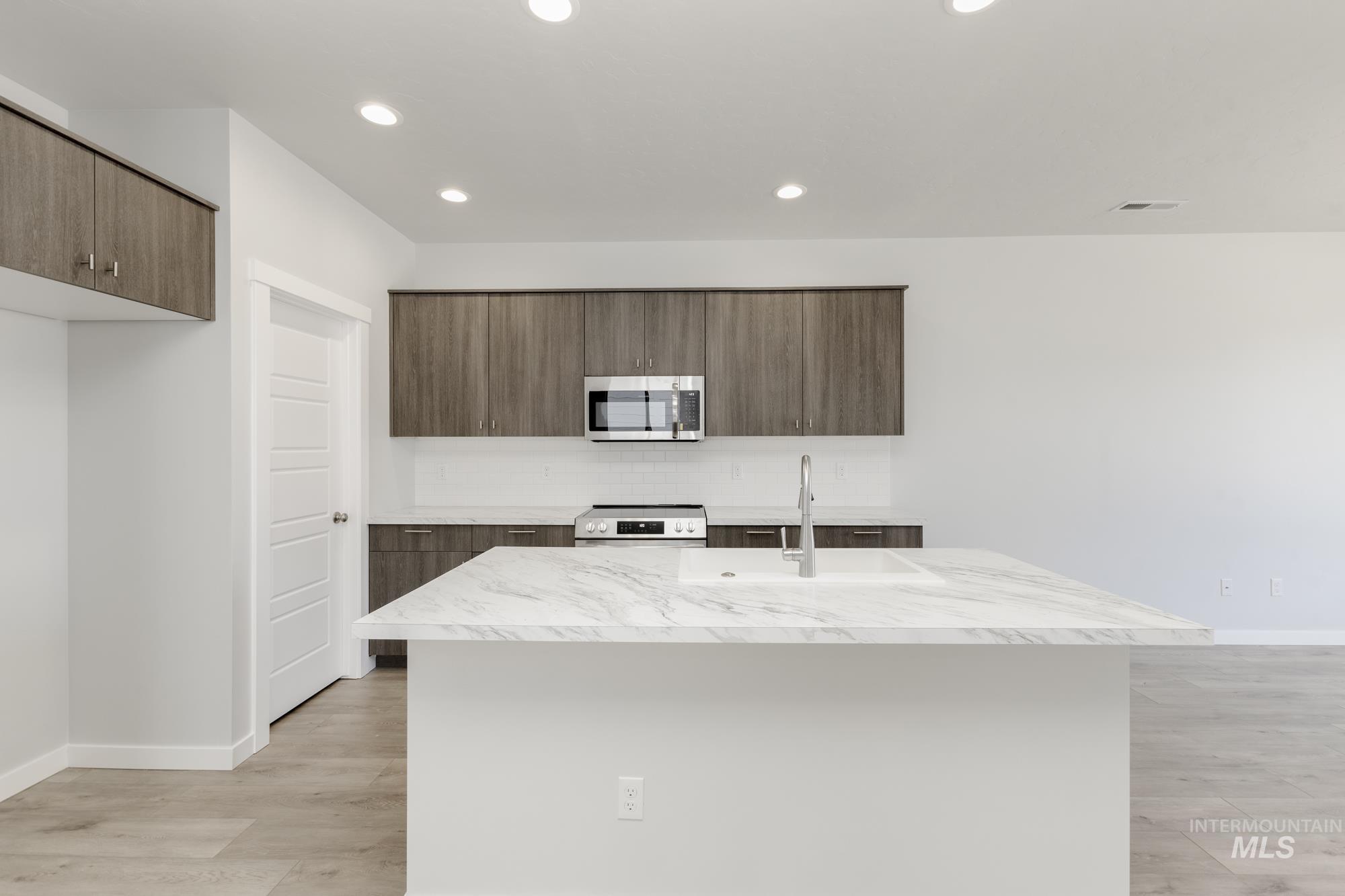 4391 N Magical Creek Ave, Meridian, Idaho 83646, 3 Bedrooms, 2.5 Bathrooms, Residential For Sale, Price $419,990, 98936820