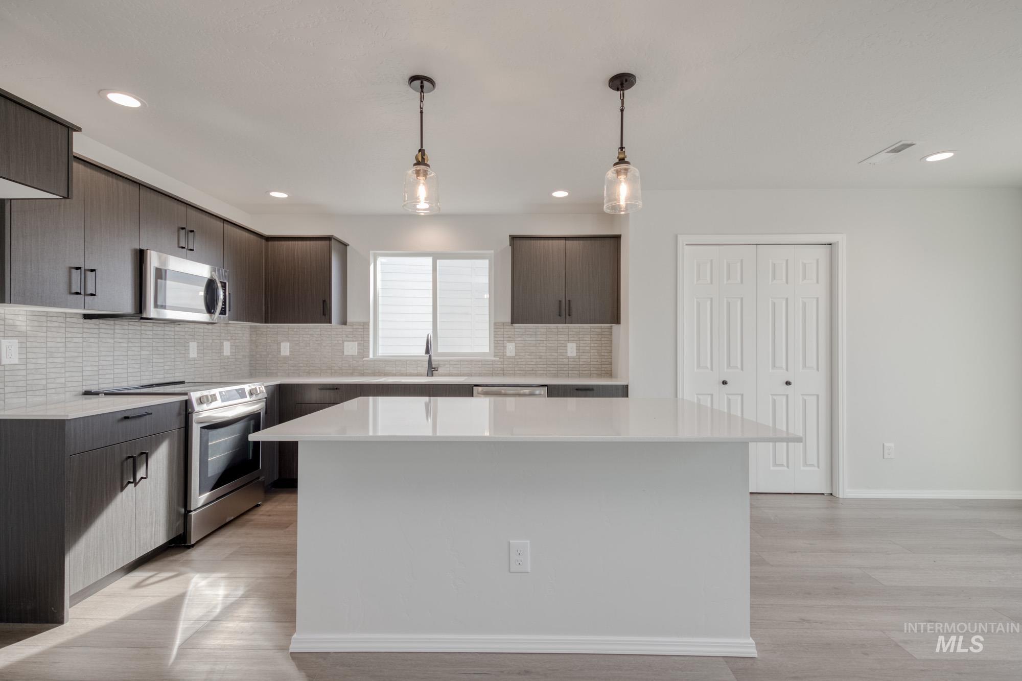 11195 Cart St, Caldwell, Idaho 83605, 4 Bedrooms, 2.5 Bathrooms, Residential For Sale, Price $456,990, 98936842