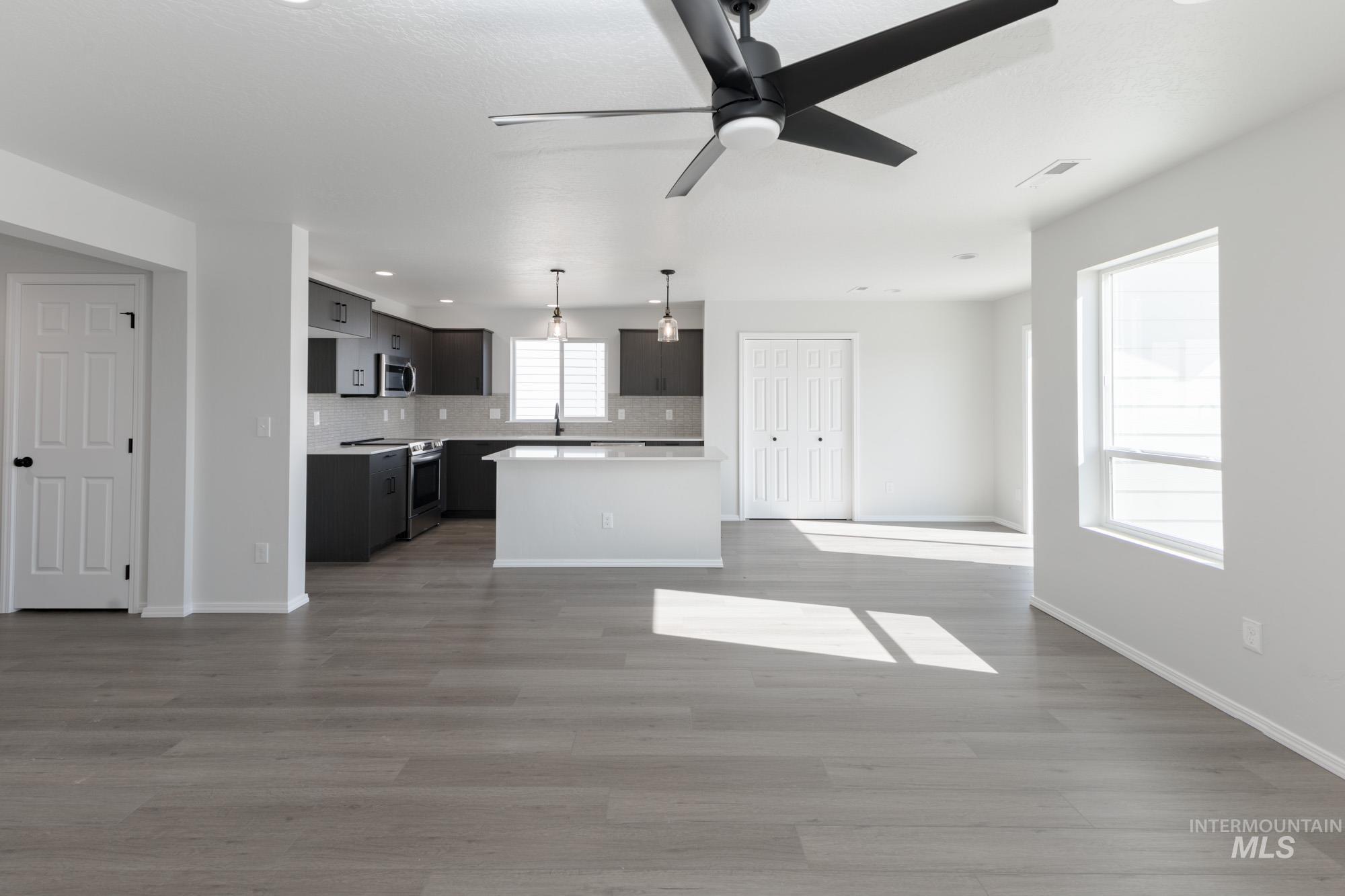 11195 Cart St, Caldwell, Idaho 83605, 4 Bedrooms, 2.5 Bathrooms, Residential For Sale, Price $456,990, 98936842