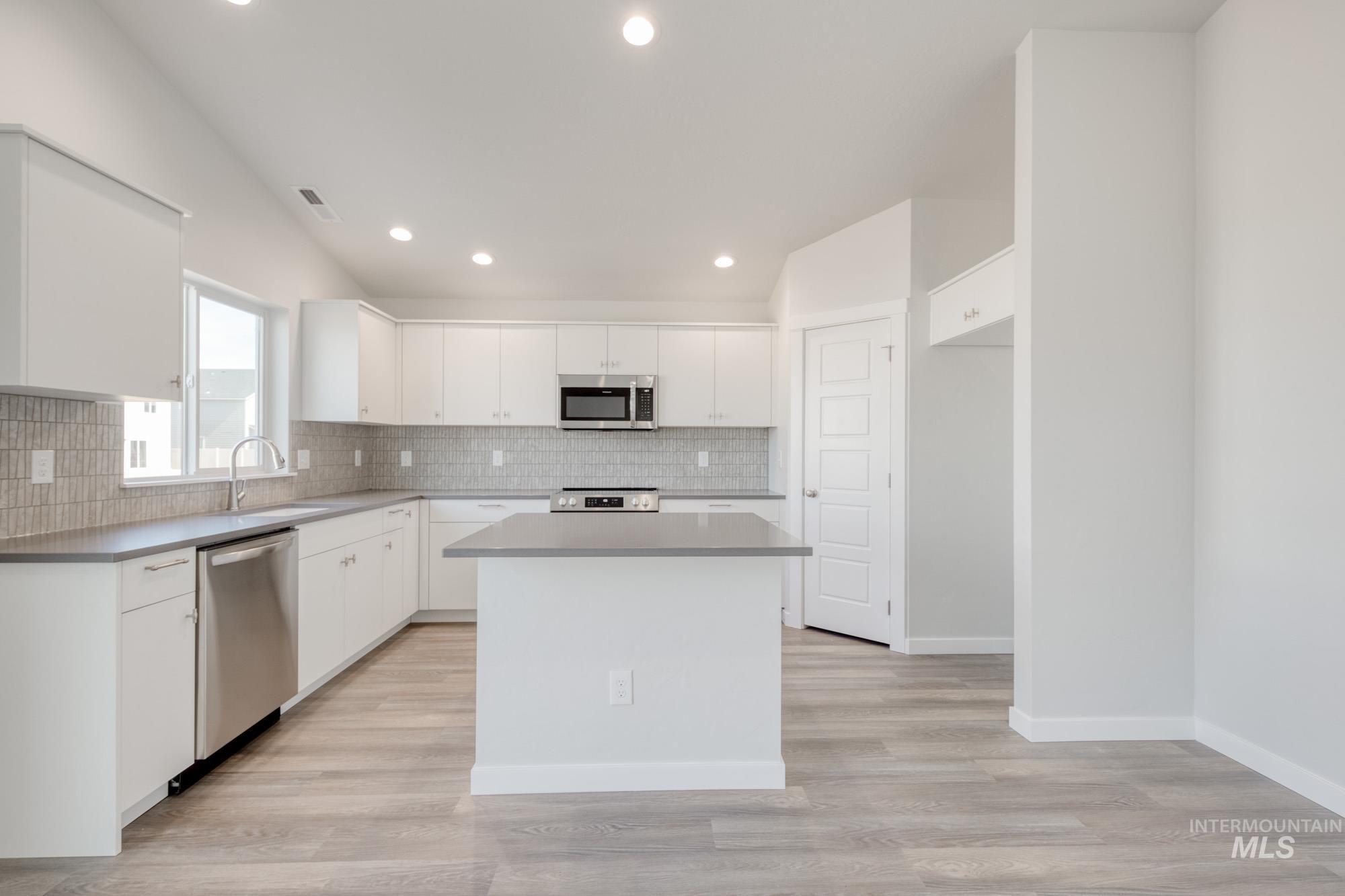 5332 E Grizzly St, Nampa, Idaho 83687, 4 Bedrooms, 2 Bathrooms, Residential For Sale, Price $454,990, 98936846