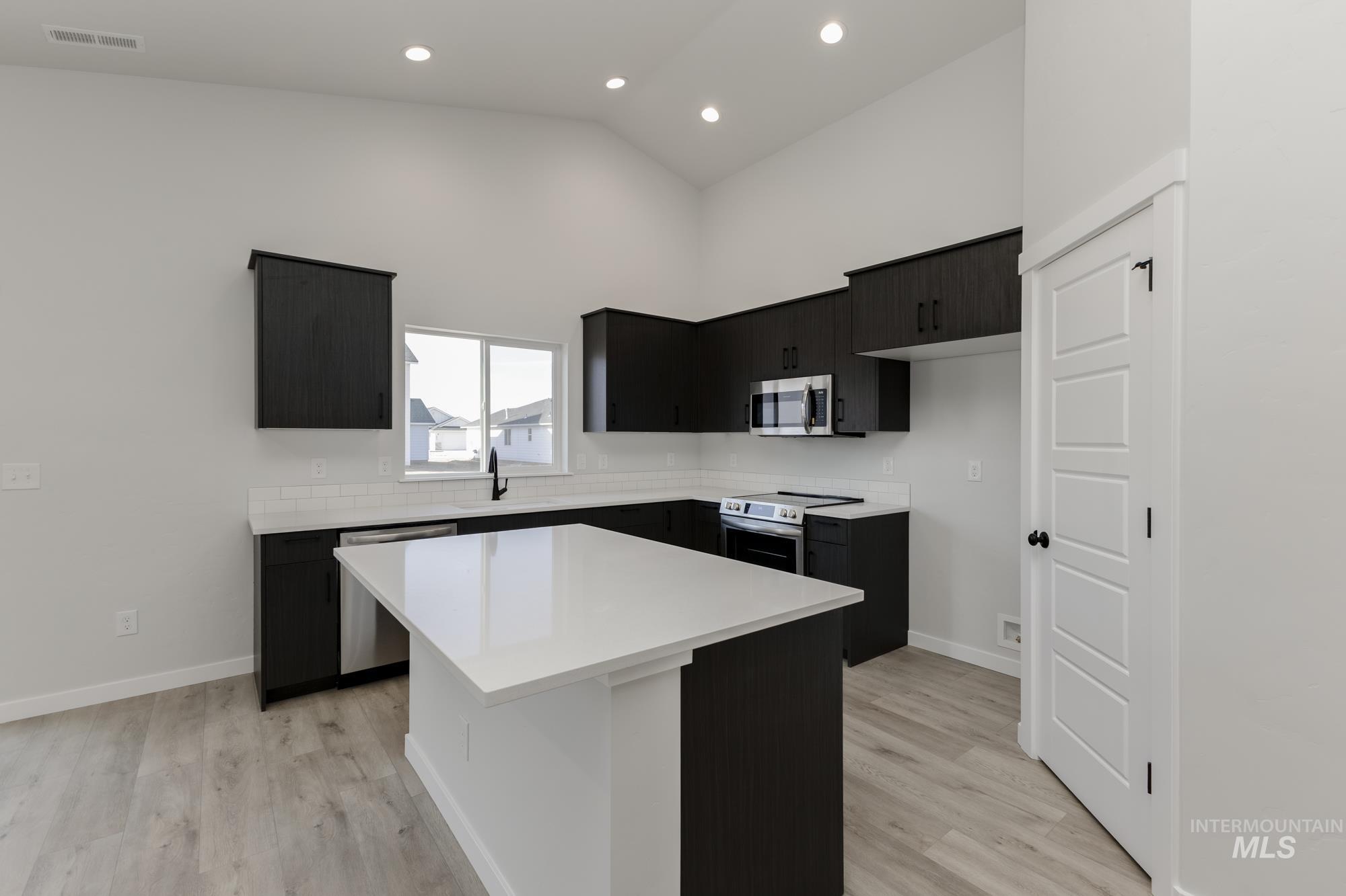 5303 E Grizzly St, Nampa, Idaho 83687, 4 Bedrooms, 2 Bathrooms, Residential For Sale, Price $456,990, 98936849