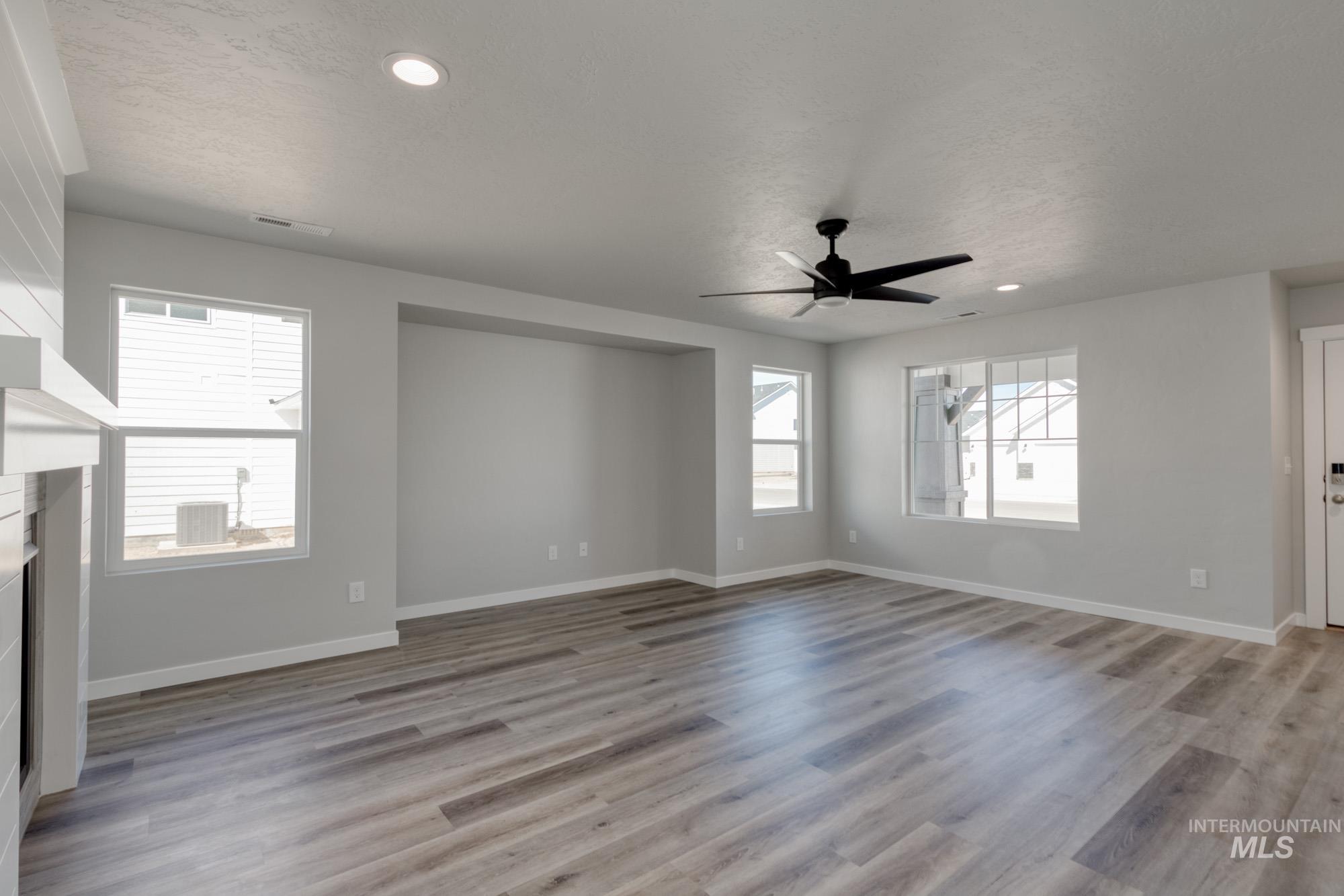 5275 E Grizzly St, Nampa, Idaho 83687, 5 Bedrooms, 2.5 Bathrooms, Residential For Sale, Price $531,990, 98936850