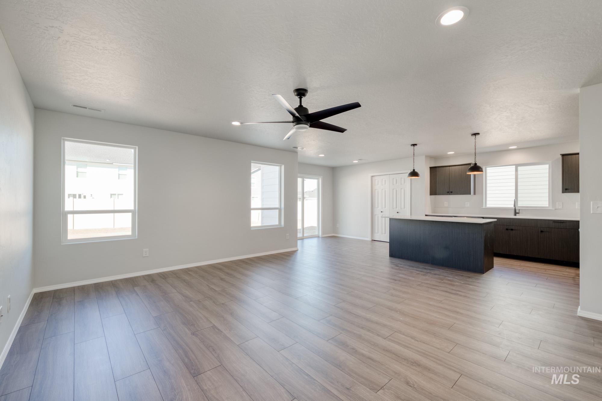 315 Chalcedony Ave, Caldwell, Idaho 83605, 5 Bedrooms, 3 Bathrooms, Residential For Sale, Price $464,990, 98936862