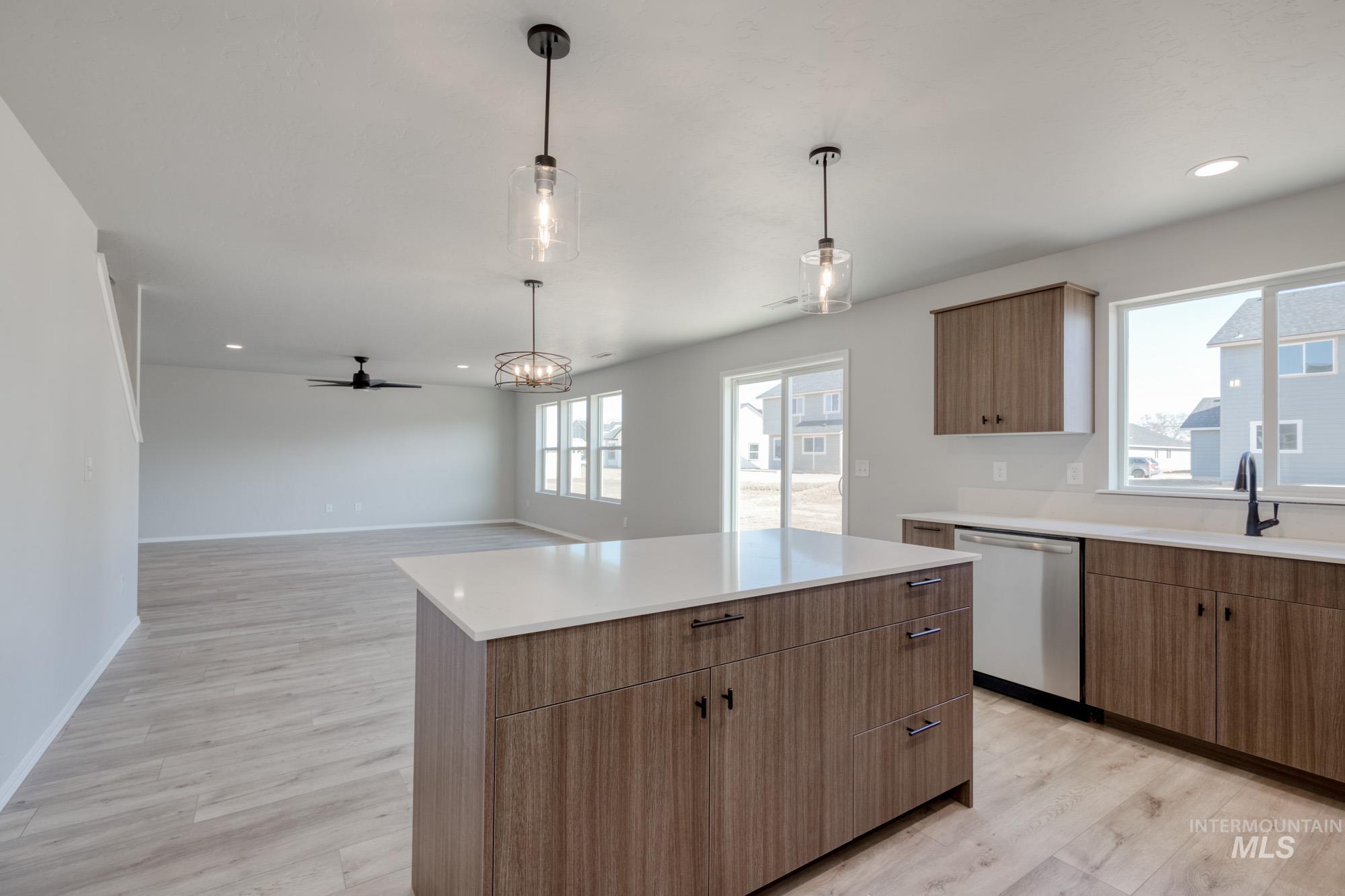 318 Chalcedony Ave, Caldwell, Idaho 83605, 4 Bedrooms, 3 Bathrooms, Residential For Sale, Price $469,990, 98936864