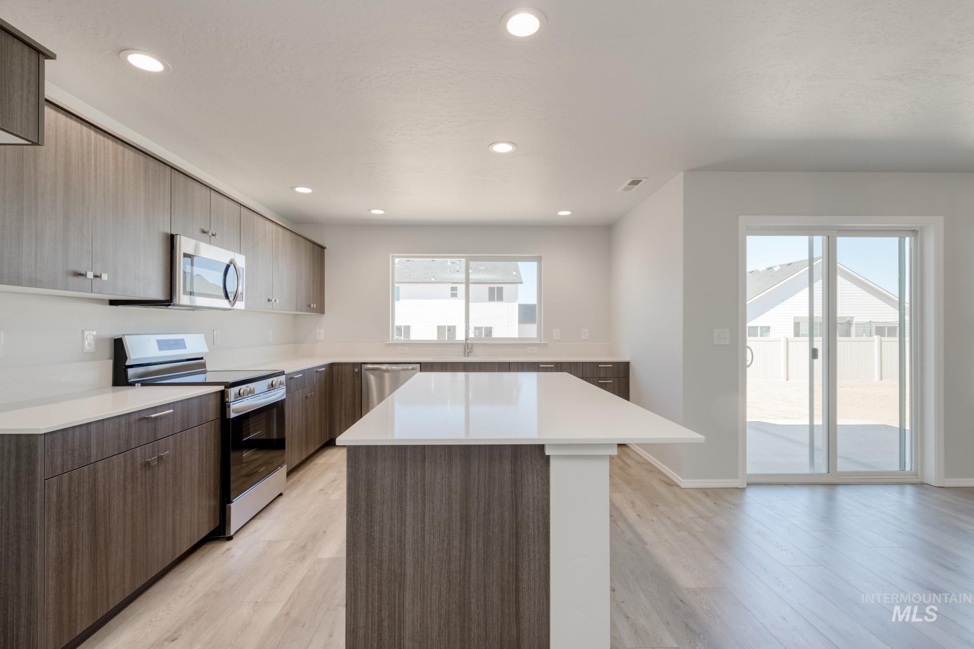 325 Crystal Rock Ave, Caldwell, Idaho 83605, 5 Bedrooms, 2.5 Bathrooms, Residential For Sale, Price $479,990, 98936866