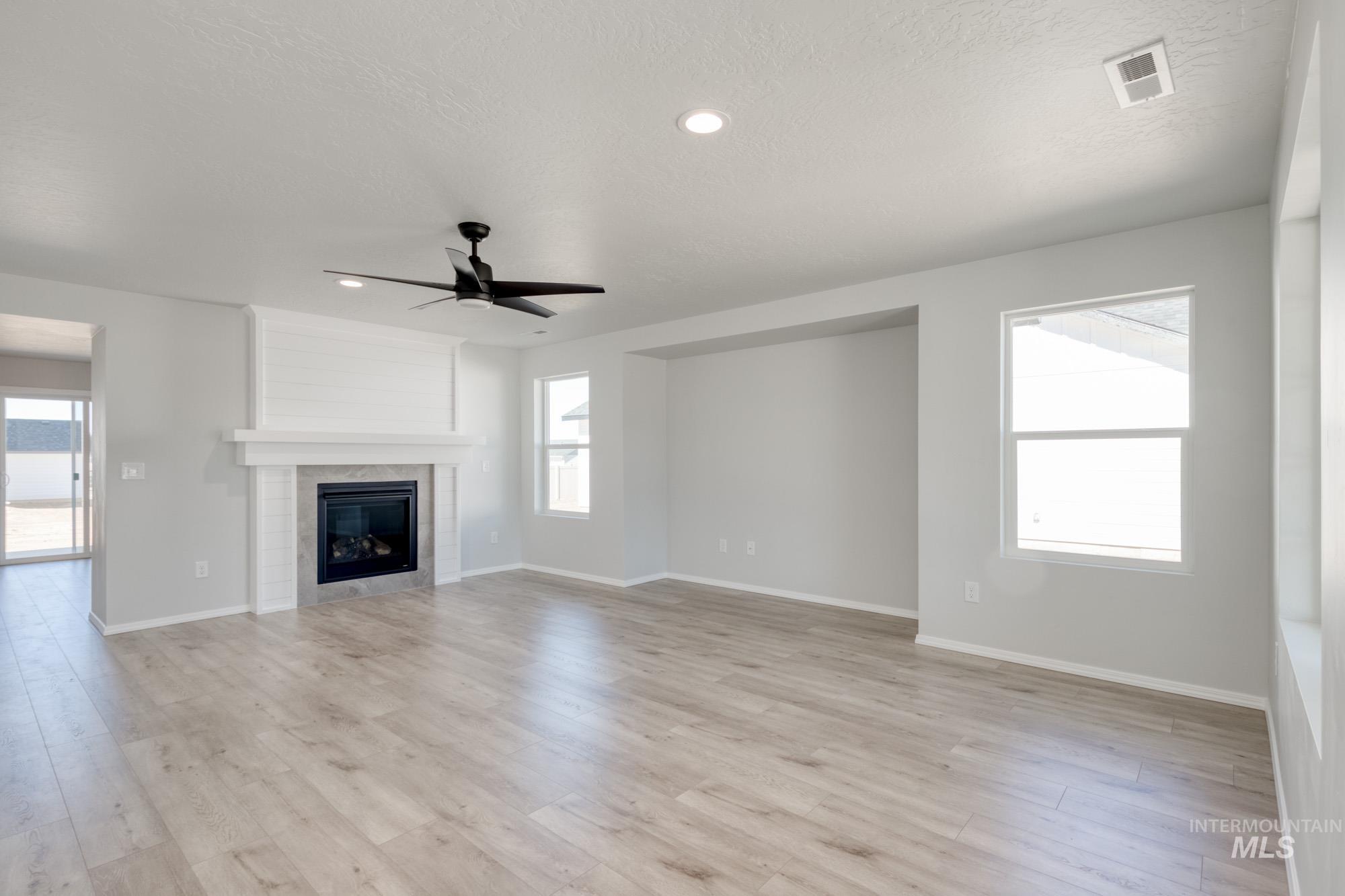 325 Crystal Rock Ave, Caldwell, Idaho 83605, 5 Bedrooms, 2.5 Bathrooms, Residential For Sale, Price $479,990, 98936866