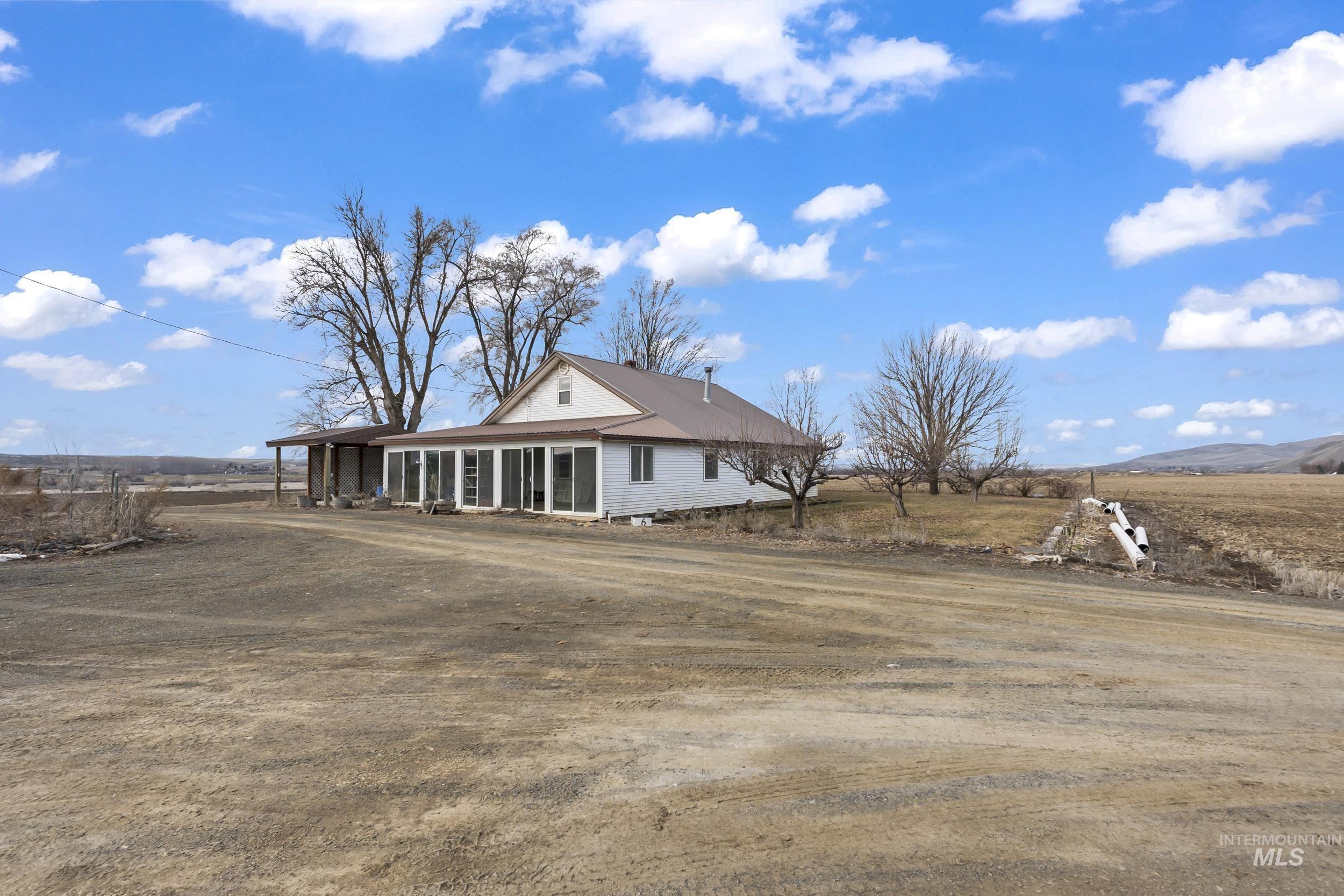 2117 Weiser River Road, Weiser, Idaho 83672, 3 Bedrooms, 1.5 Bathrooms, Farm & Ranch For Sale, Price $3,375,000, 98939019