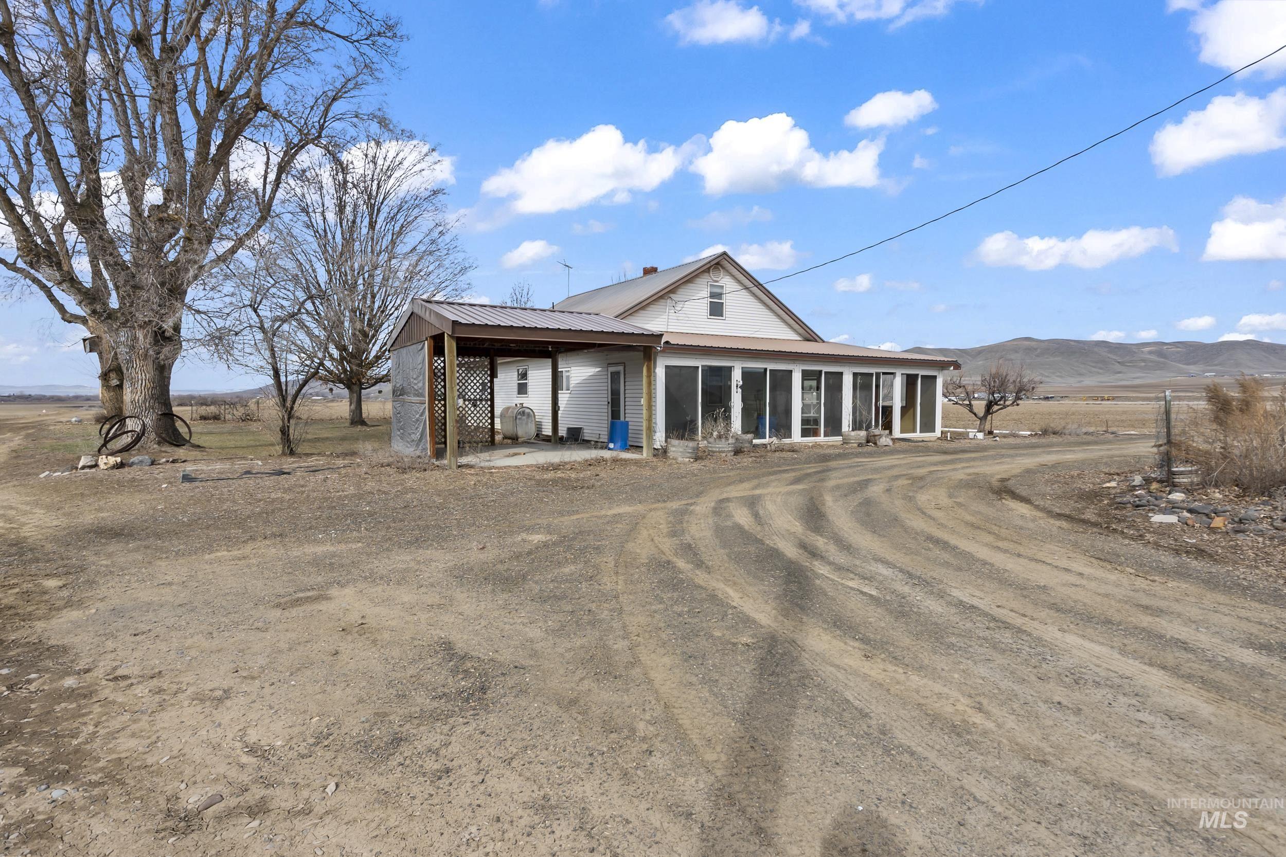 2117 Weiser River Road, Weiser, Idaho 83672, 3 Bedrooms, 1.5 Bathrooms, Farm & Ranch For Sale, Price $3,375,000, 98939019