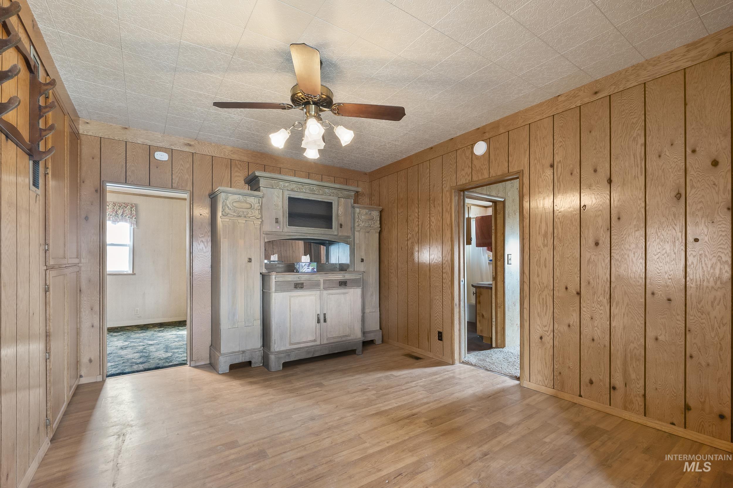 2117 Weiser River Road, Weiser, Idaho 83672, 3 Bedrooms, 1.5 Bathrooms, Farm & Ranch For Sale, Price $3,375,000, 98939019