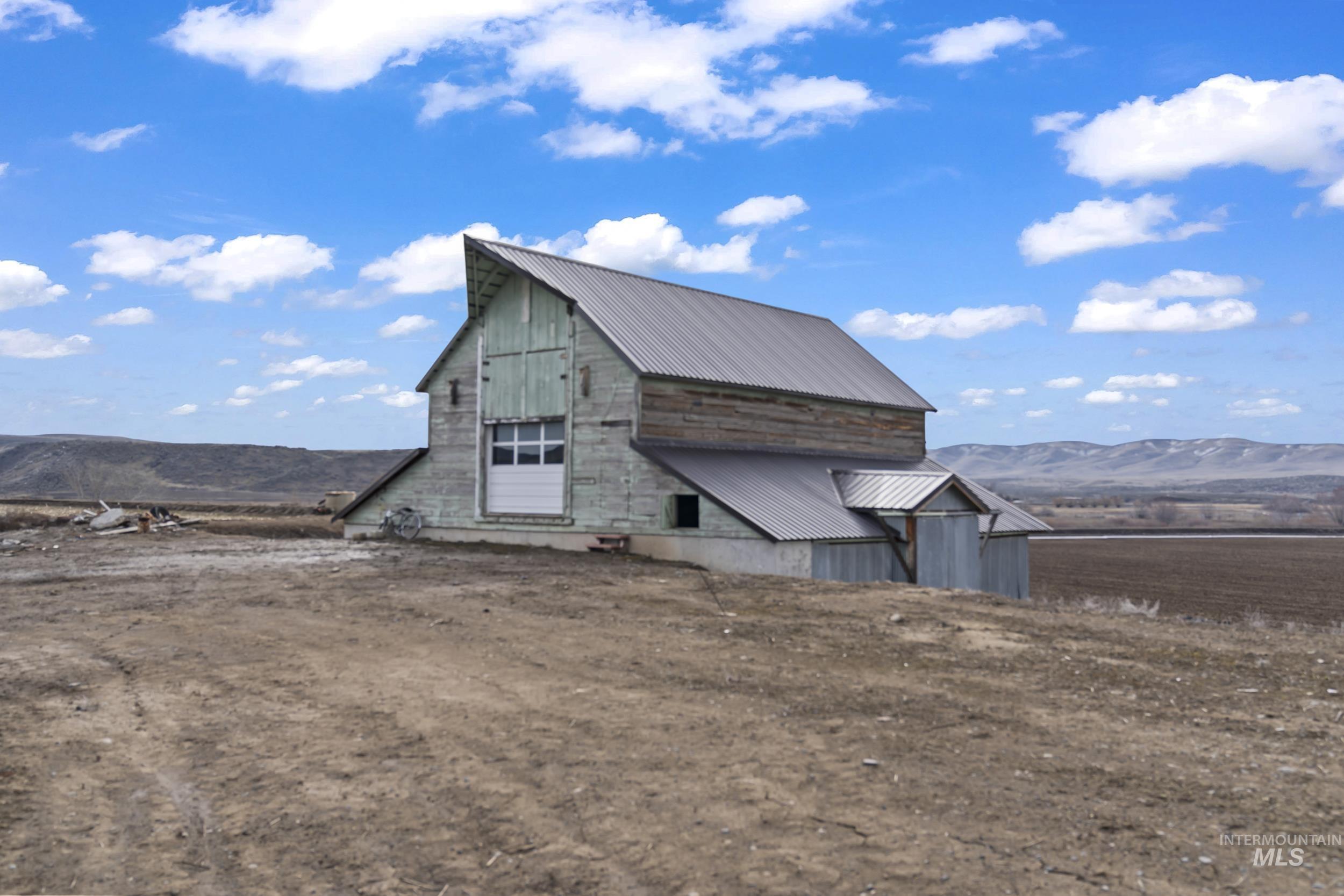 2117 Weiser River Road, Weiser, Idaho 83672, 3 Bedrooms, 1.5 Bathrooms, Farm & Ranch For Sale, Price $3,375,000, 98939019
