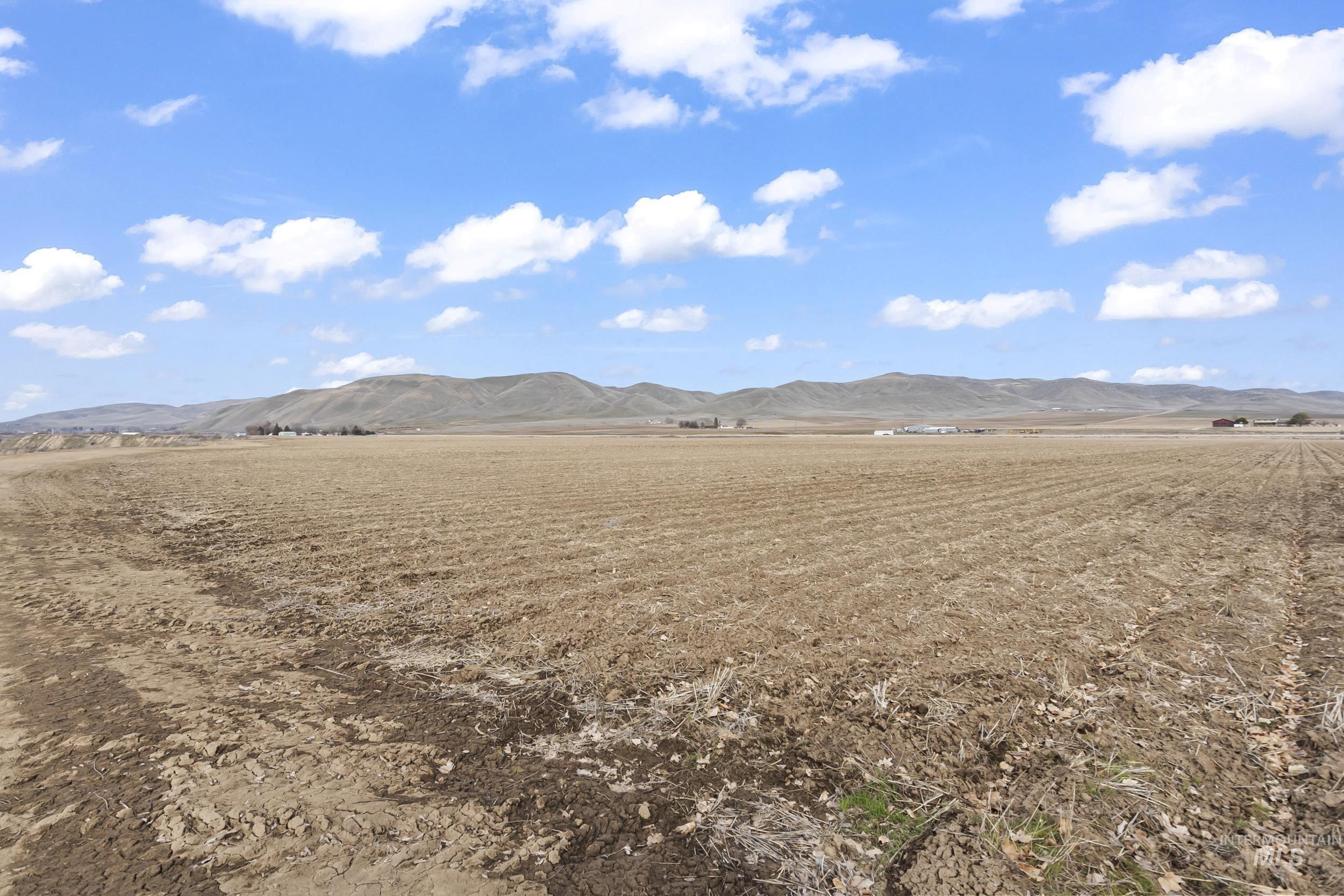 2117 Weiser River Road, Weiser, Idaho 83672, 3 Bedrooms, 1.5 Bathrooms, Farm & Ranch For Sale, Price $3,375,000, 98939019