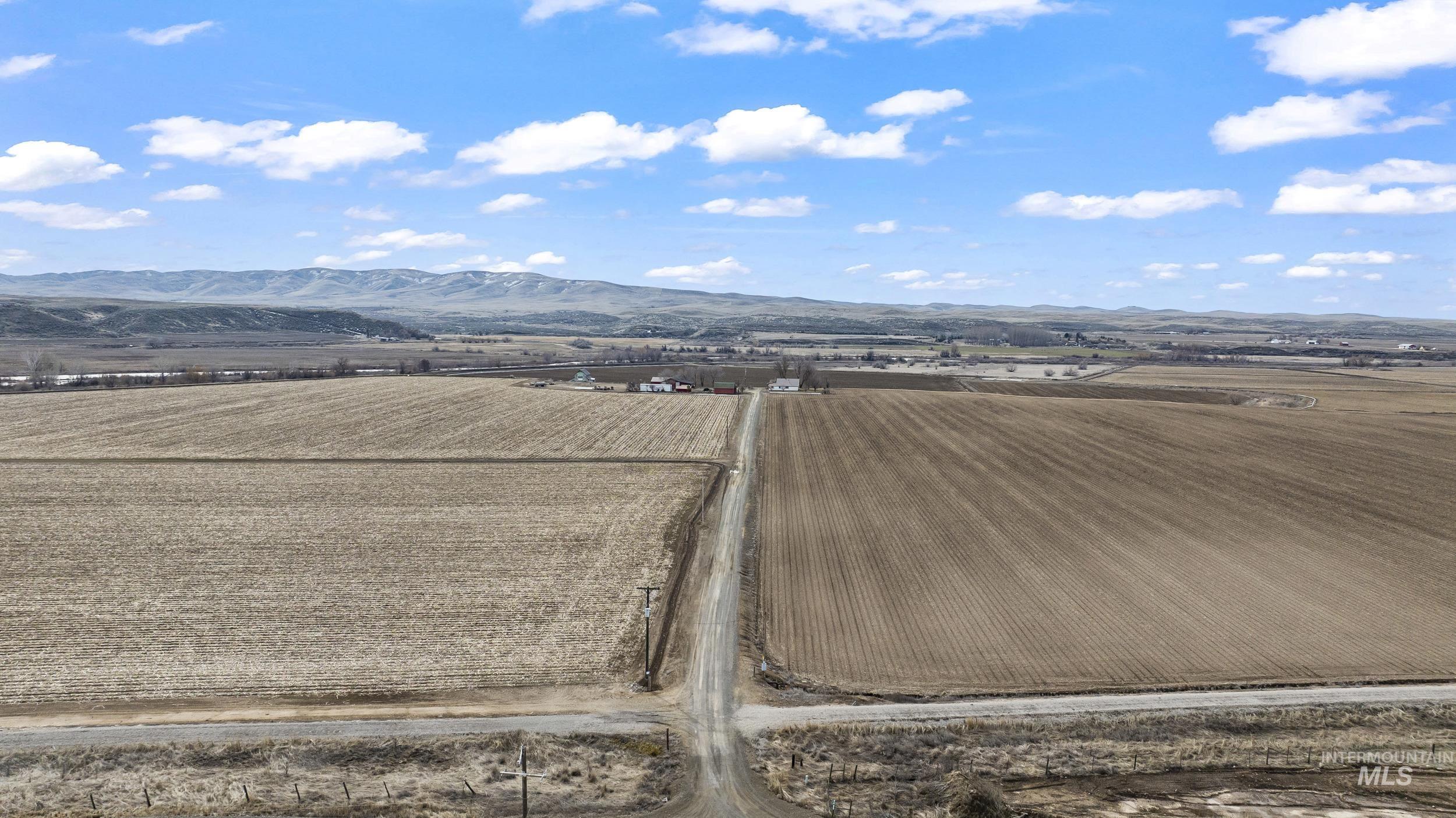 2117 Weiser River Road, Weiser, Idaho 83672, 3 Bedrooms, 1.5 Bathrooms, Farm & Ranch For Sale, Price $3,375,000, 98939019
