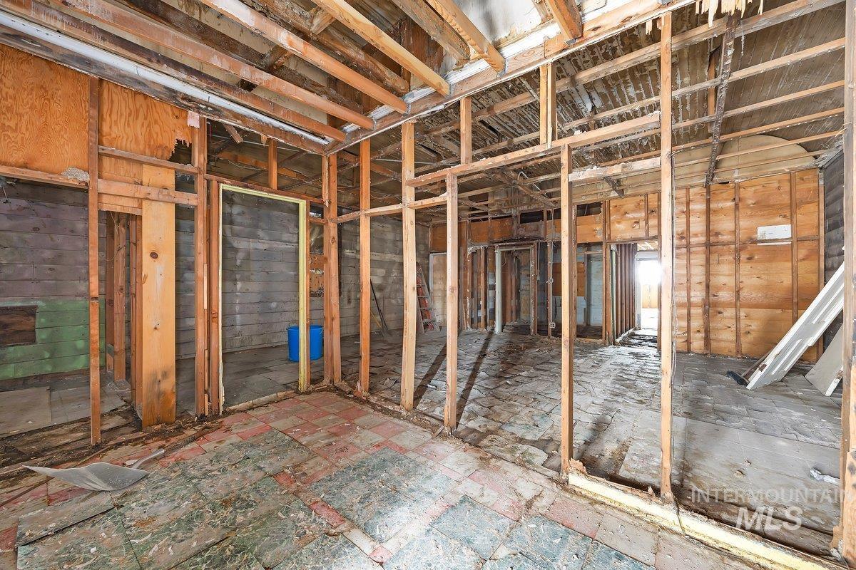 228 W Main, Jerome, Idaho 83338, 9 Rooms, Business/Commercial For Sale, Price $105,000, 98939239