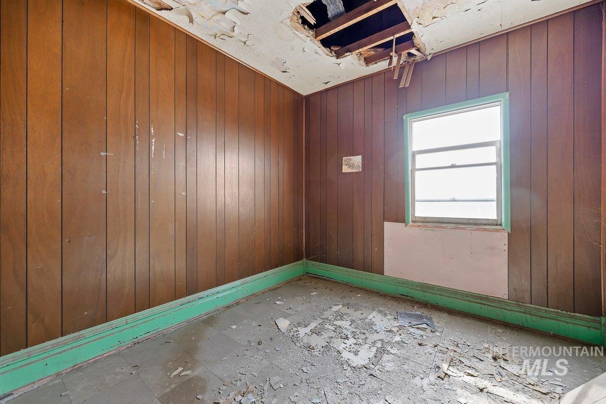 228 W Main, Jerome, Idaho 83338, 9 Rooms, Business/Commercial For Sale, Price $105,000, 98939239