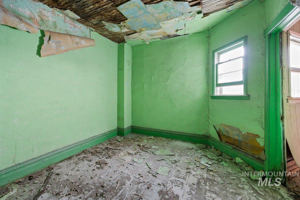 228 W Main, Jerome, Idaho 83338, 9 Rooms, Business/Commercial For Sale, Price $105,000, 98939239