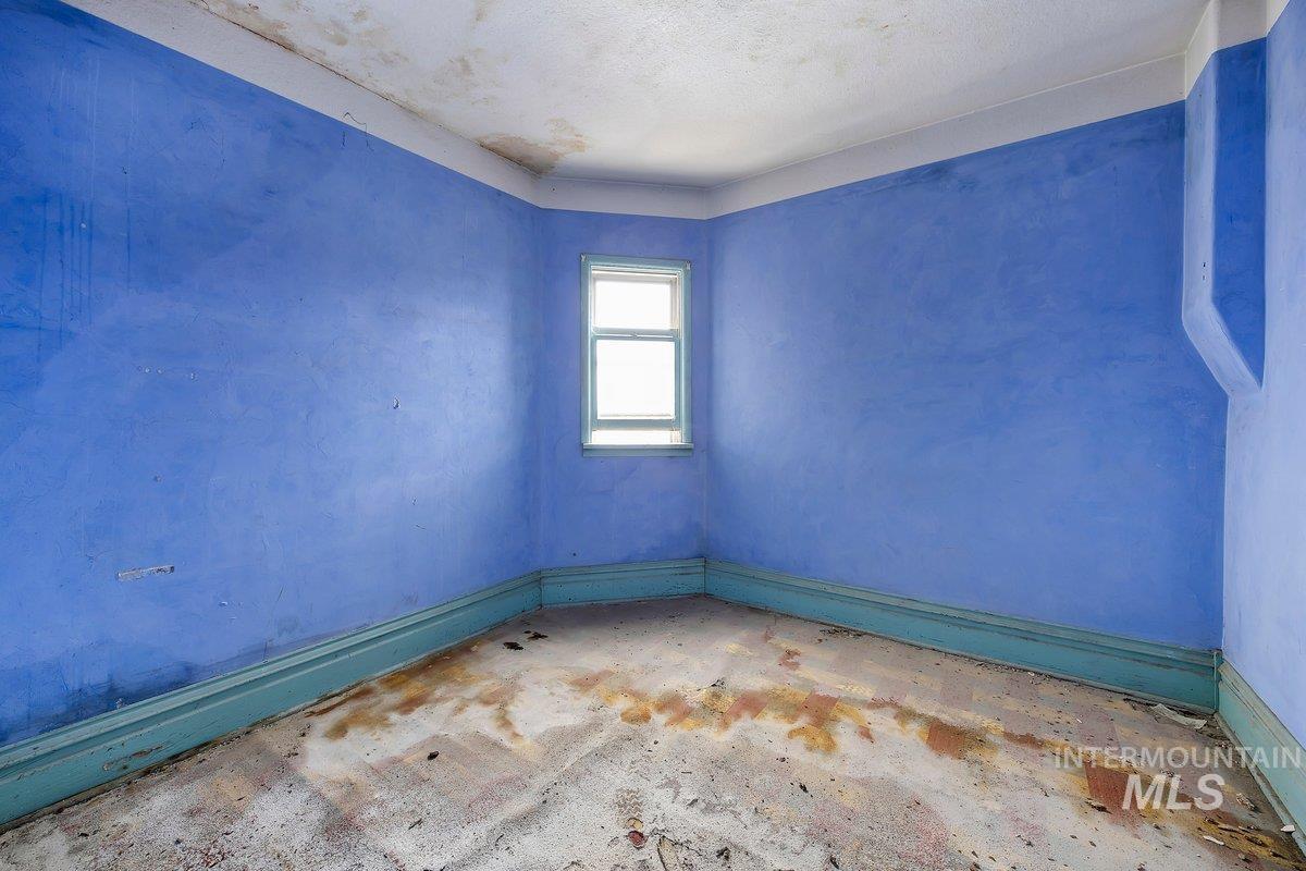 228 W Main, Jerome, Idaho 83338, 9 Rooms, Business/Commercial For Sale, Price $105,000, 98939239