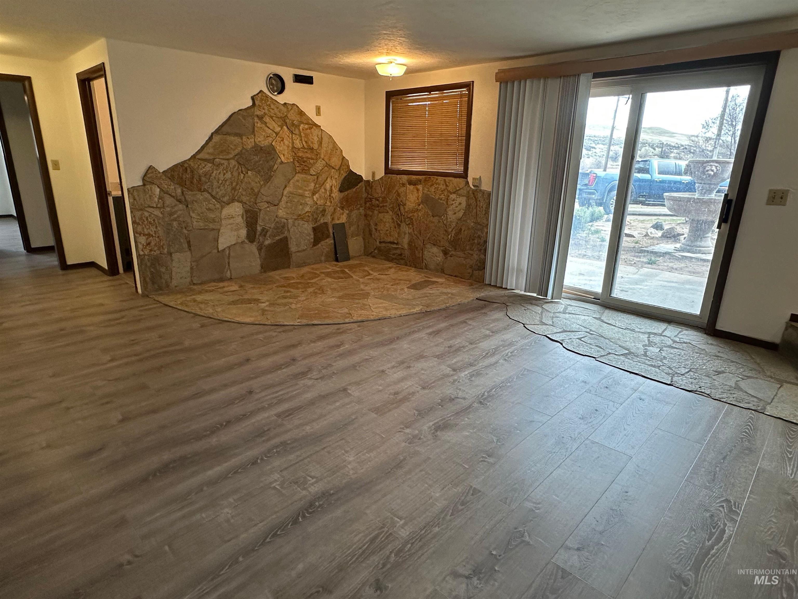 2891 E Murphy Springs Rd, King Hill, Idaho 83633, 5 Bedrooms, 2.5 Bathrooms, Farm & Ranch For Sale, Price $789,900, 98939351
