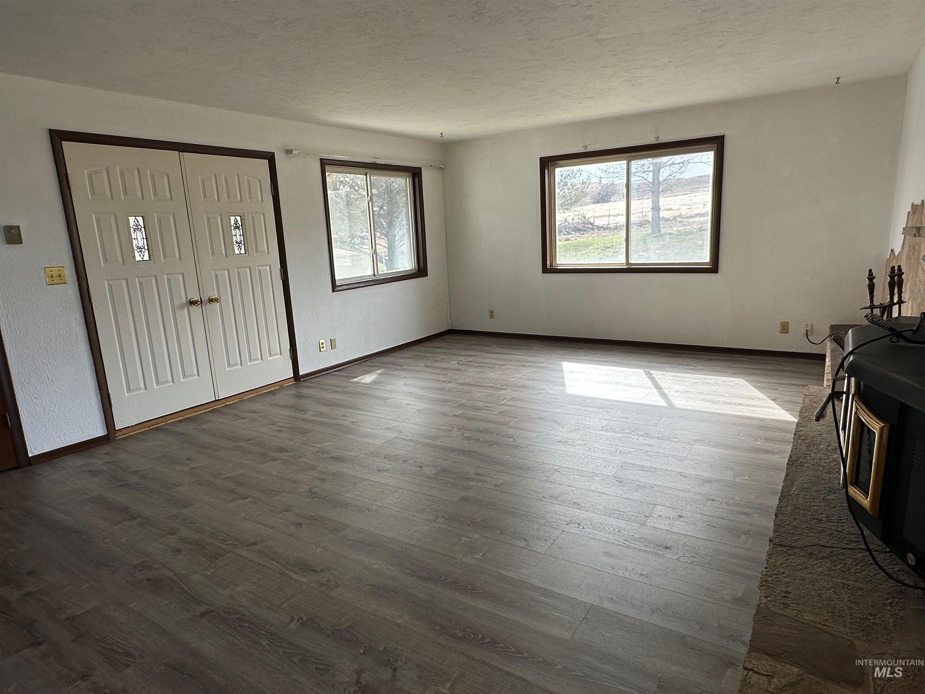 2891 E Murphy Springs Rd, King Hill, Idaho 83633, 5 Bedrooms, 2.5 Bathrooms, Farm & Ranch For Sale, Price $789,900, 98939351
