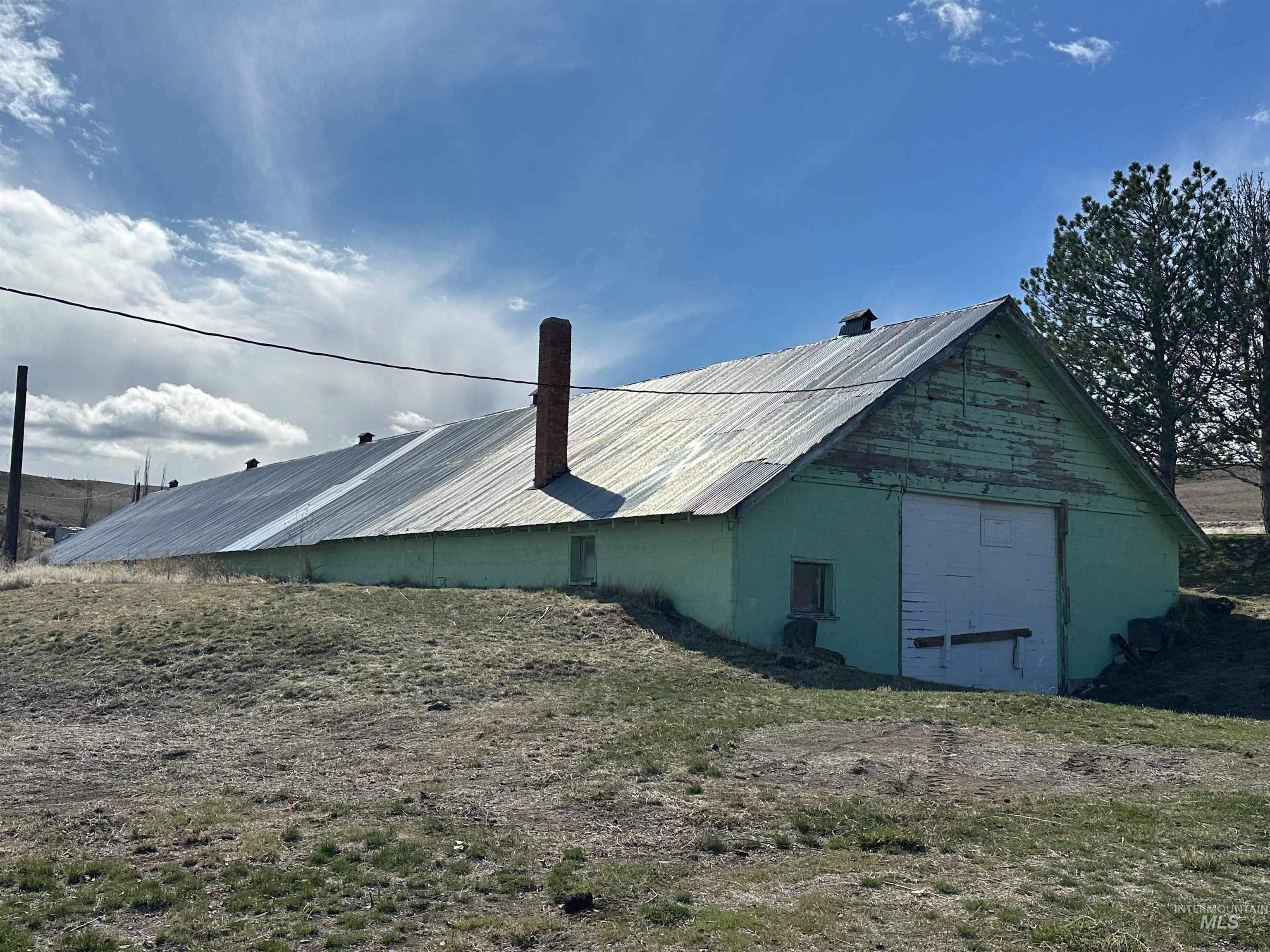 2891 E Murphy Springs Rd, King Hill, Idaho 83633, 5 Bedrooms, 2.5 Bathrooms, Farm & Ranch For Sale, Price $789,900, 98939351