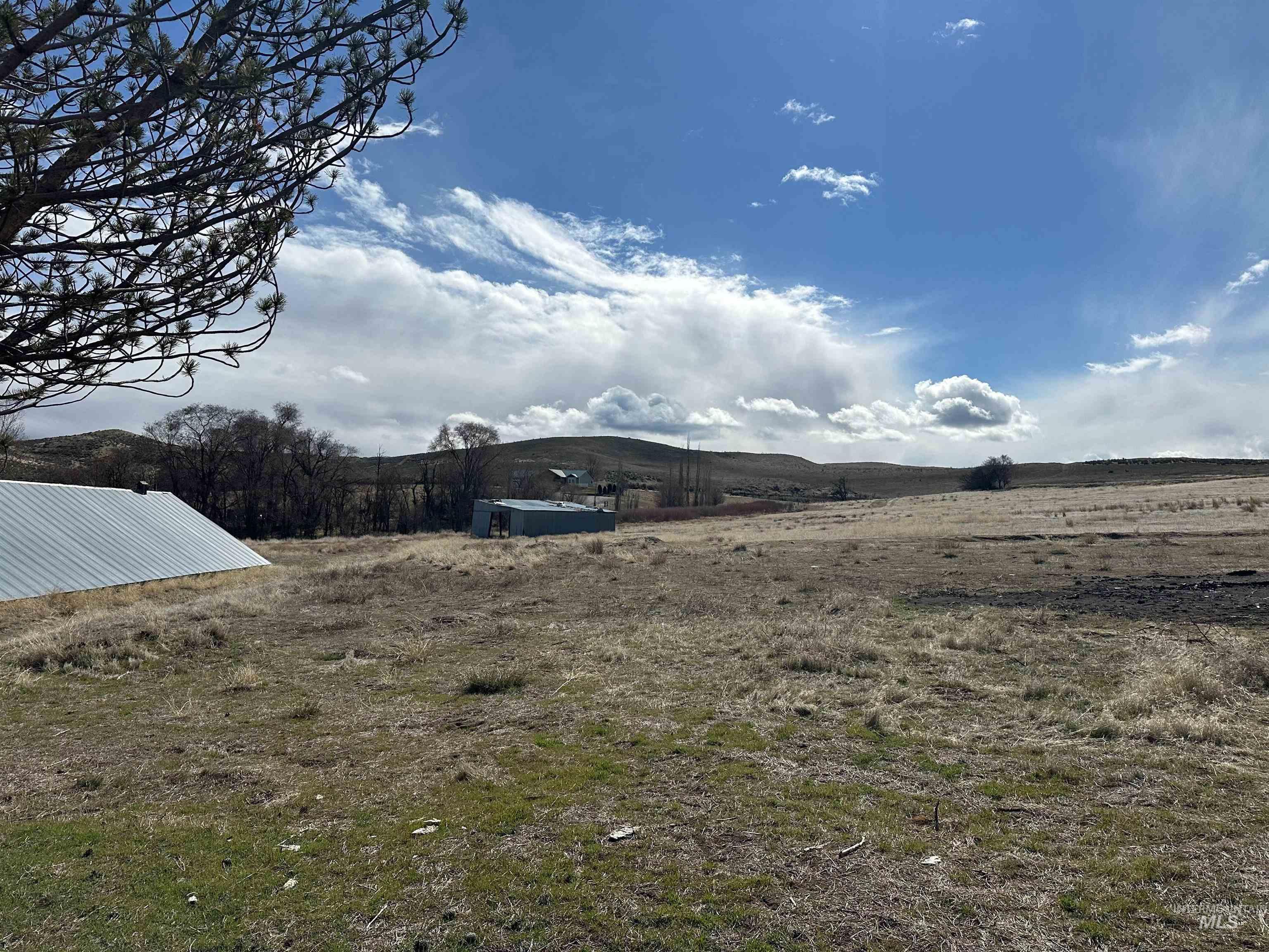 2891 E Murphy Springs Rd, King Hill, Idaho 83633, 5 Bedrooms, 2.5 Bathrooms, Farm & Ranch For Sale, Price $789,900, 98939351