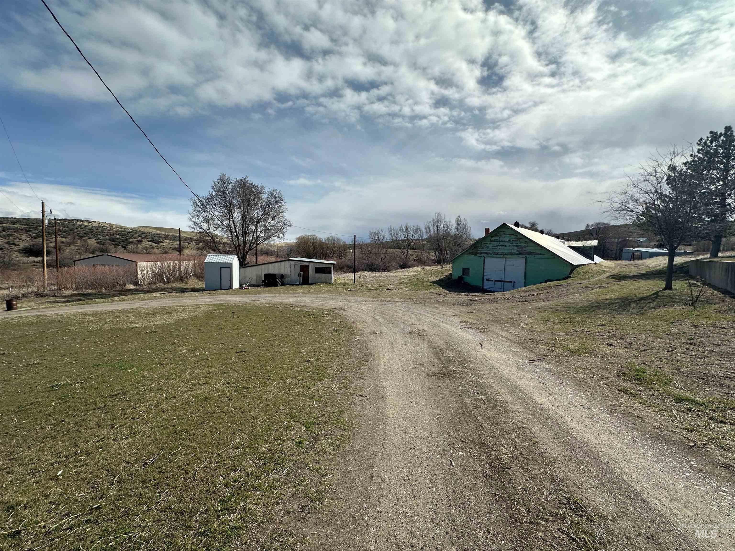 2891 E Murphy Springs Rd, King Hill, Idaho 83633, 5 Bedrooms, 2.5 Bathrooms, Farm & Ranch For Sale, Price $789,900, 98939351
