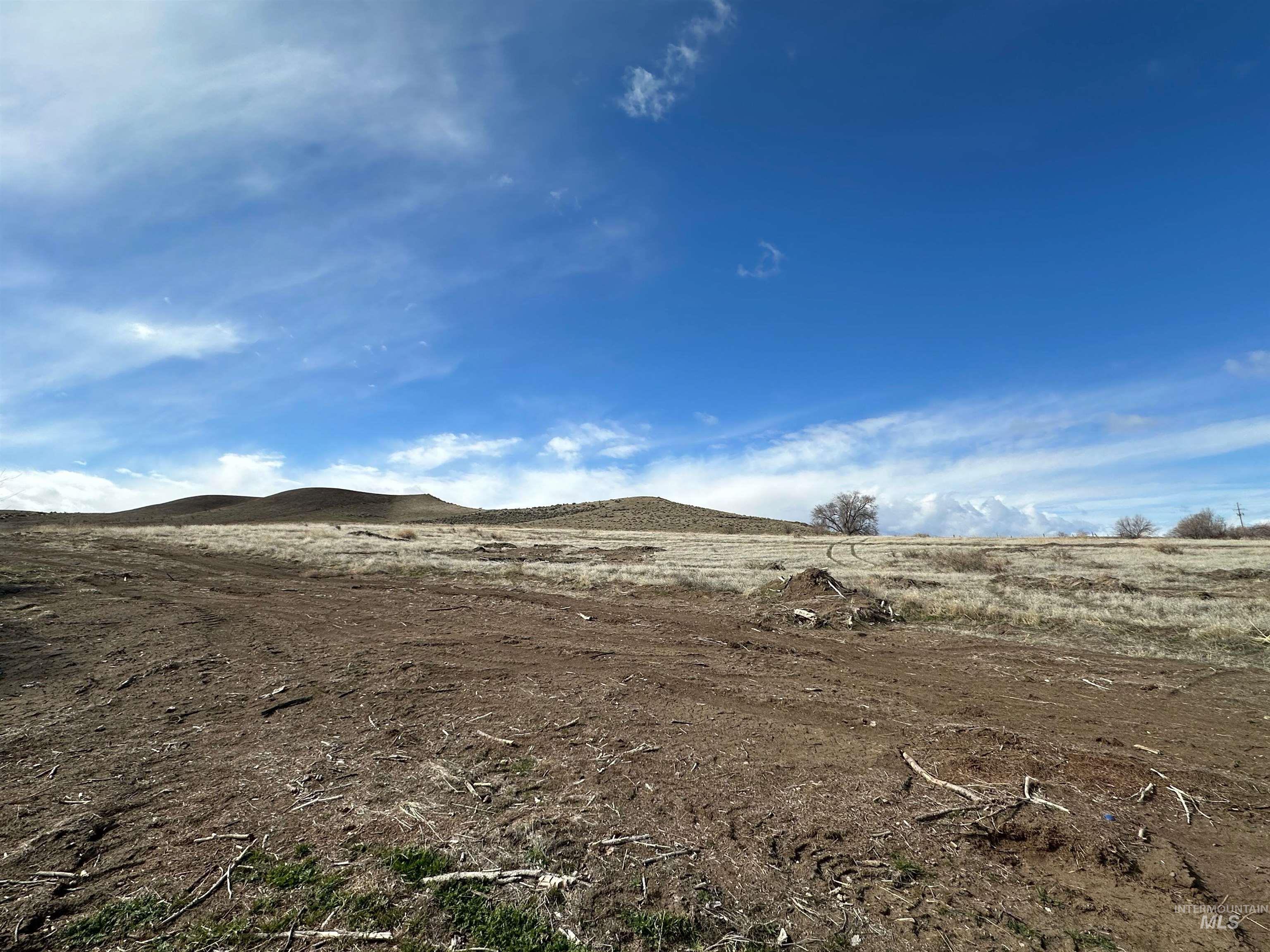2891 E Murphy Springs Rd, King Hill, Idaho 83633, 5 Bedrooms, 2.5 Bathrooms, Farm & Ranch For Sale, Price $789,900, 98939351
