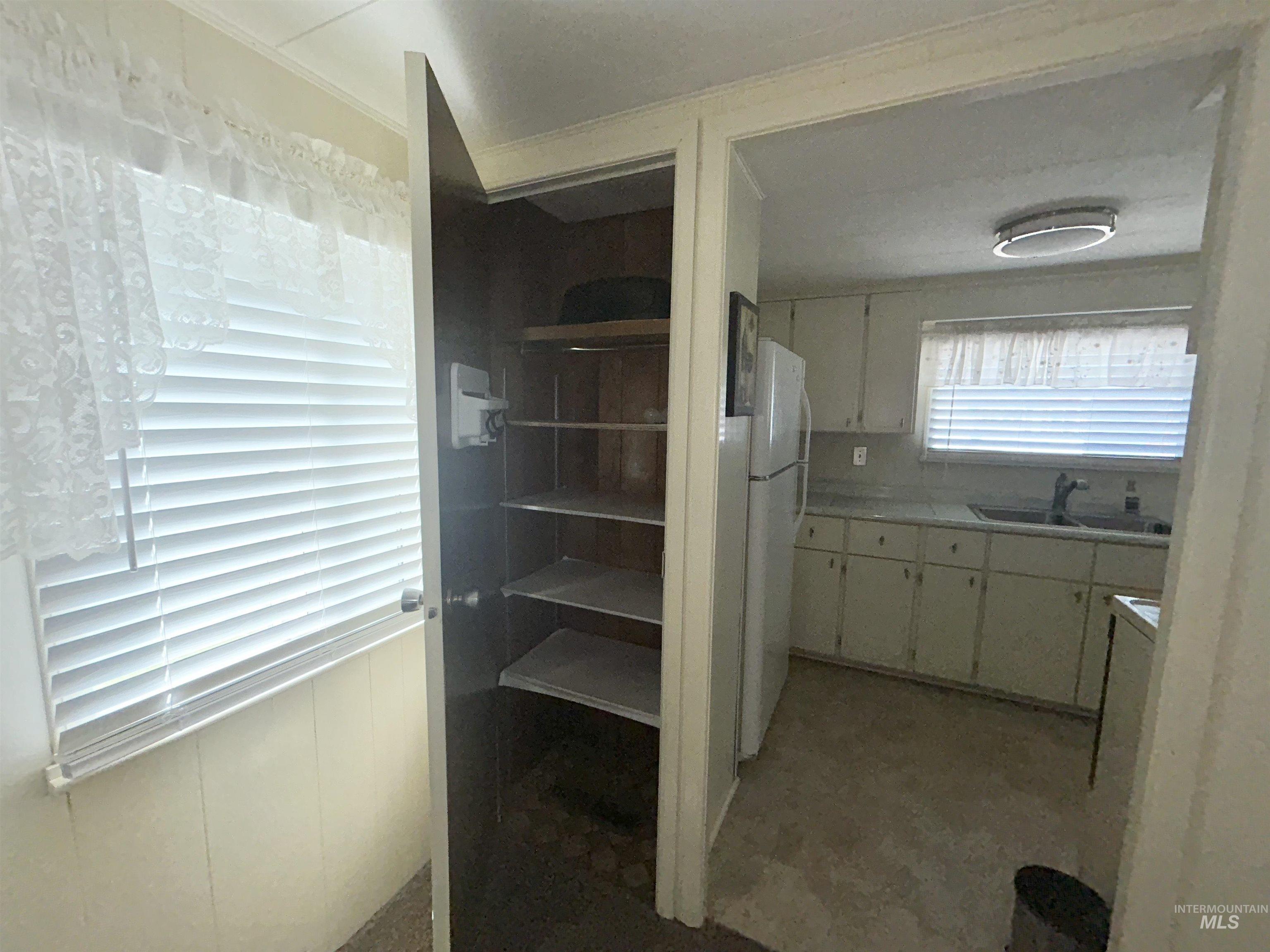 2015 6th Ave, Clarkston, Washington 99403, 2 Bedrooms, 1 Bathroom, Residential For Sale, Price $47,500,MLS 98941550