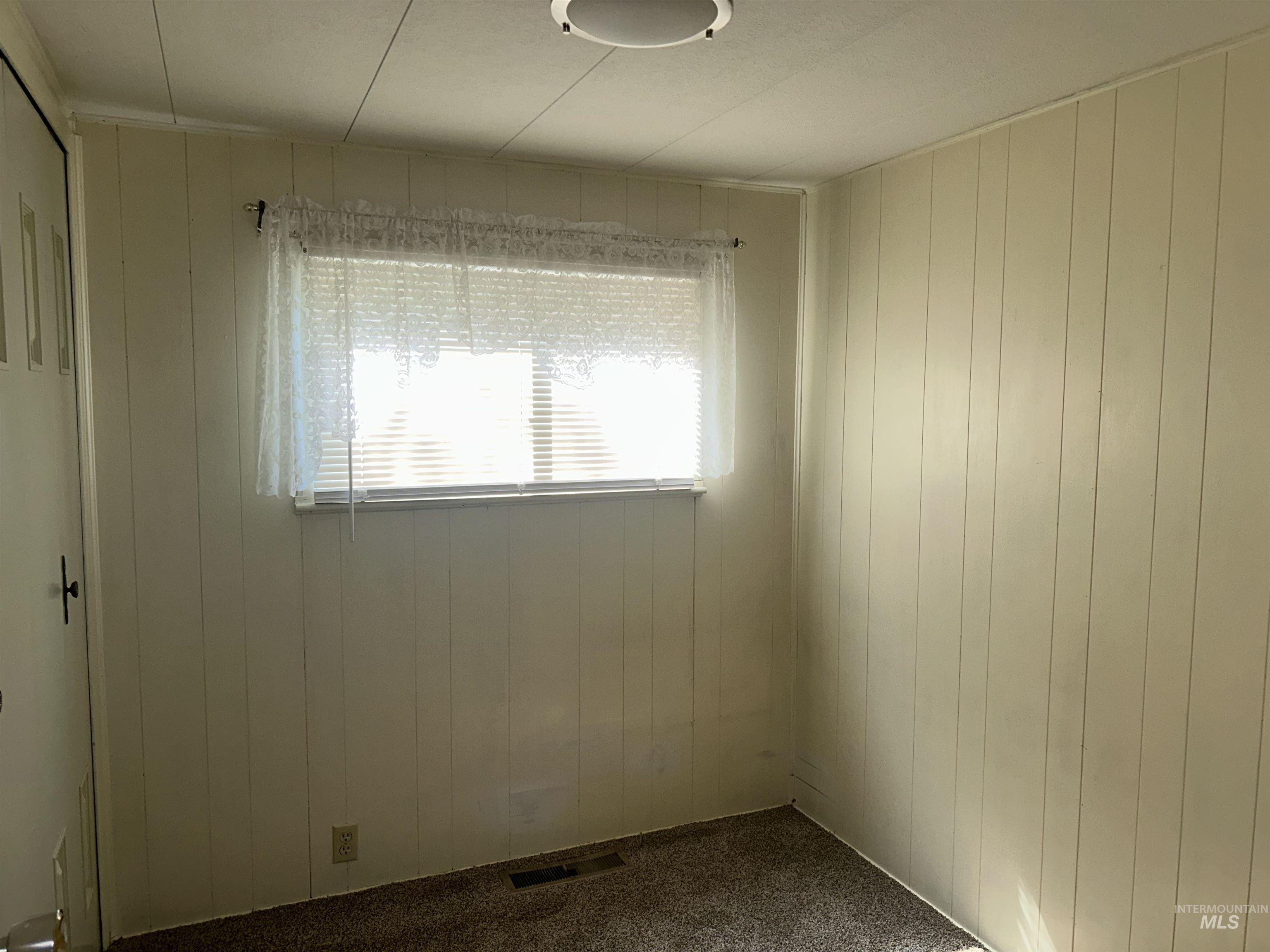 2015 6th Ave, Clarkston, Washington 99403, 2 Bedrooms, 1 Bathroom, Residential For Sale, Price $47,500,MLS 98941550