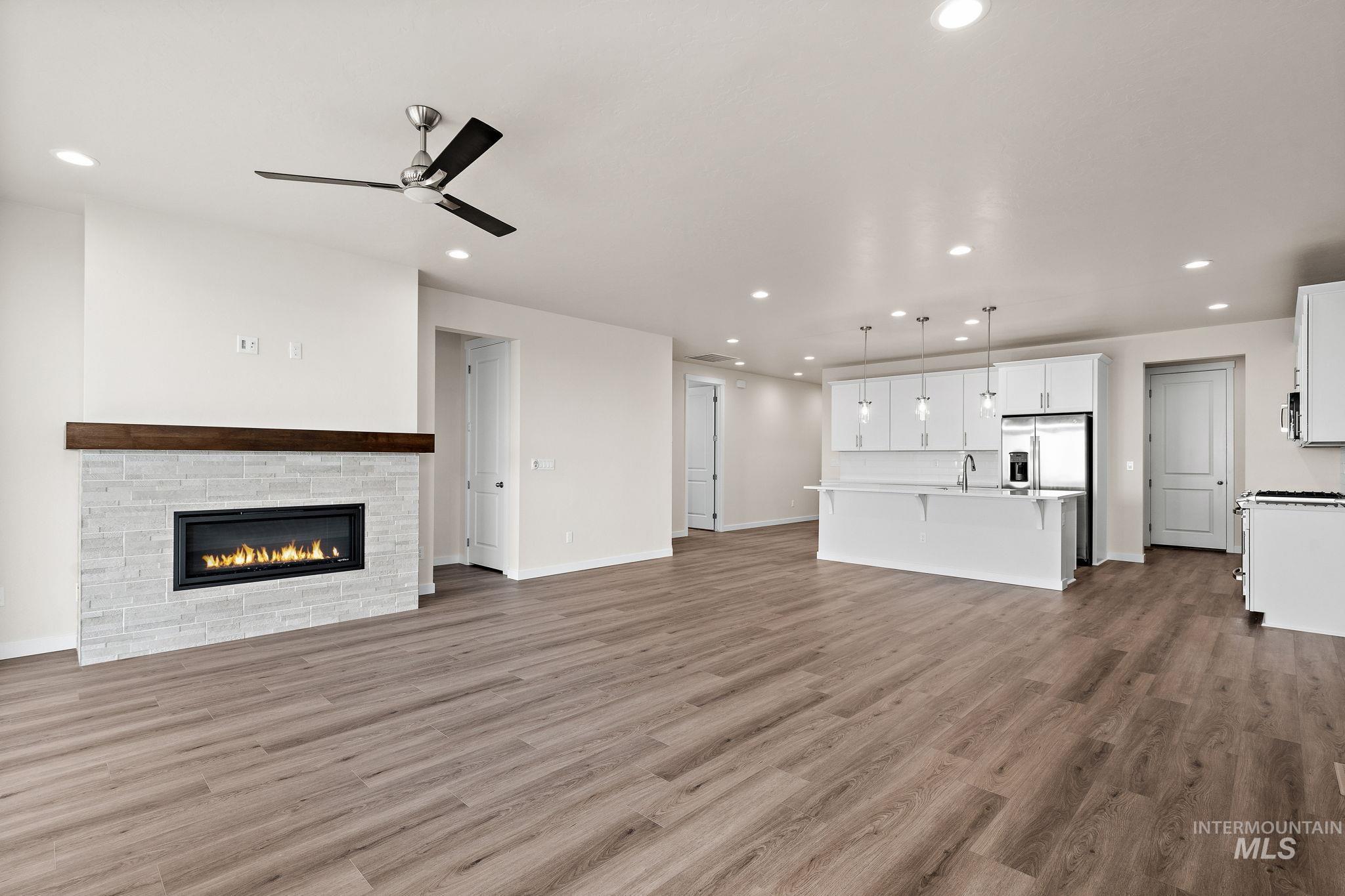 1230 Stirling Meadows Ct, Middleton, Idaho 83644, 3 Bedrooms, 2 Bathrooms, Residential For Sale, Price $549,990, 98942191