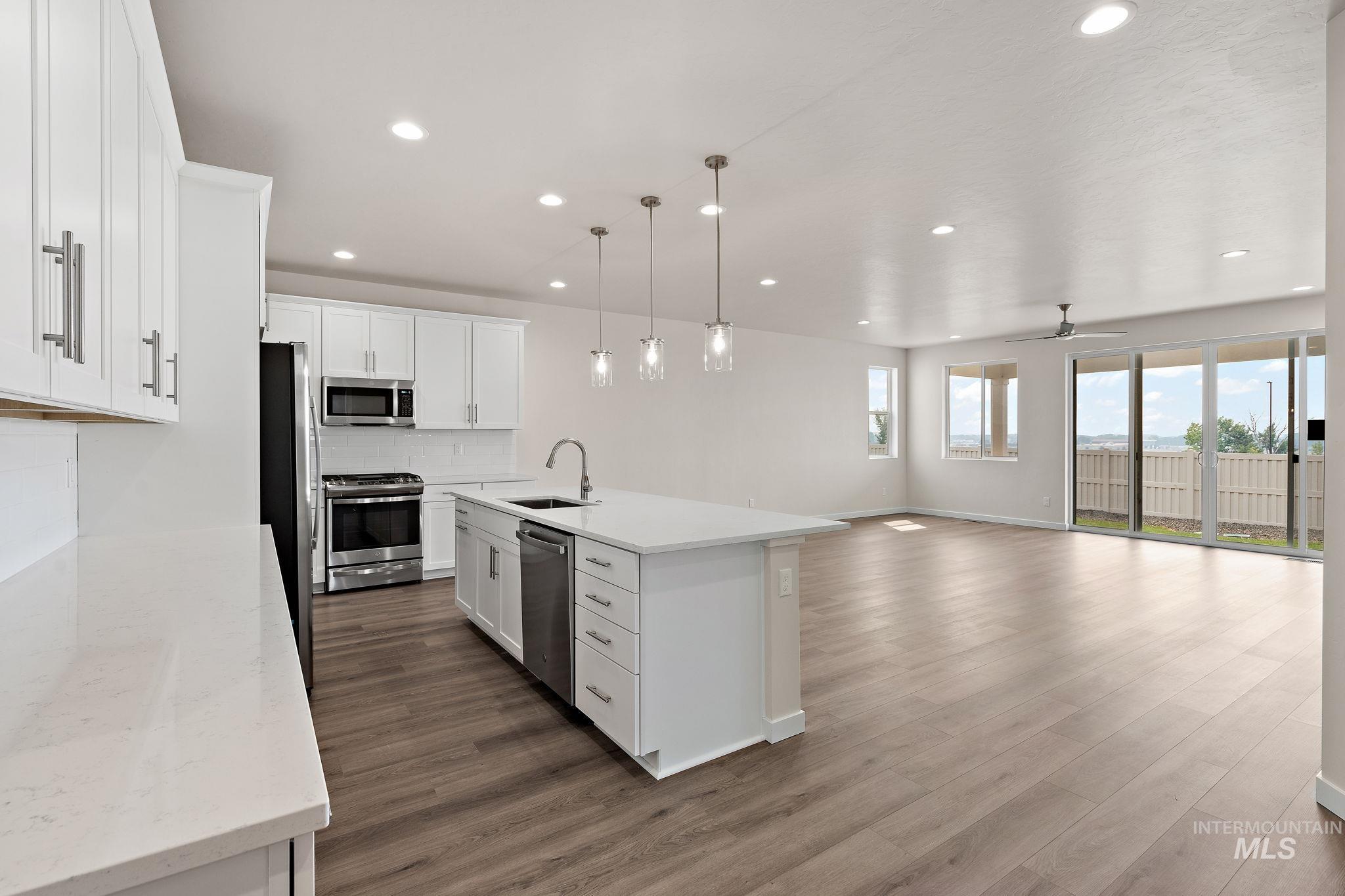 1230 Stirling Meadows Ct, Middleton, Idaho 83644, 3 Bedrooms, 2 Bathrooms, Residential For Sale, Price $549,990, 98942191